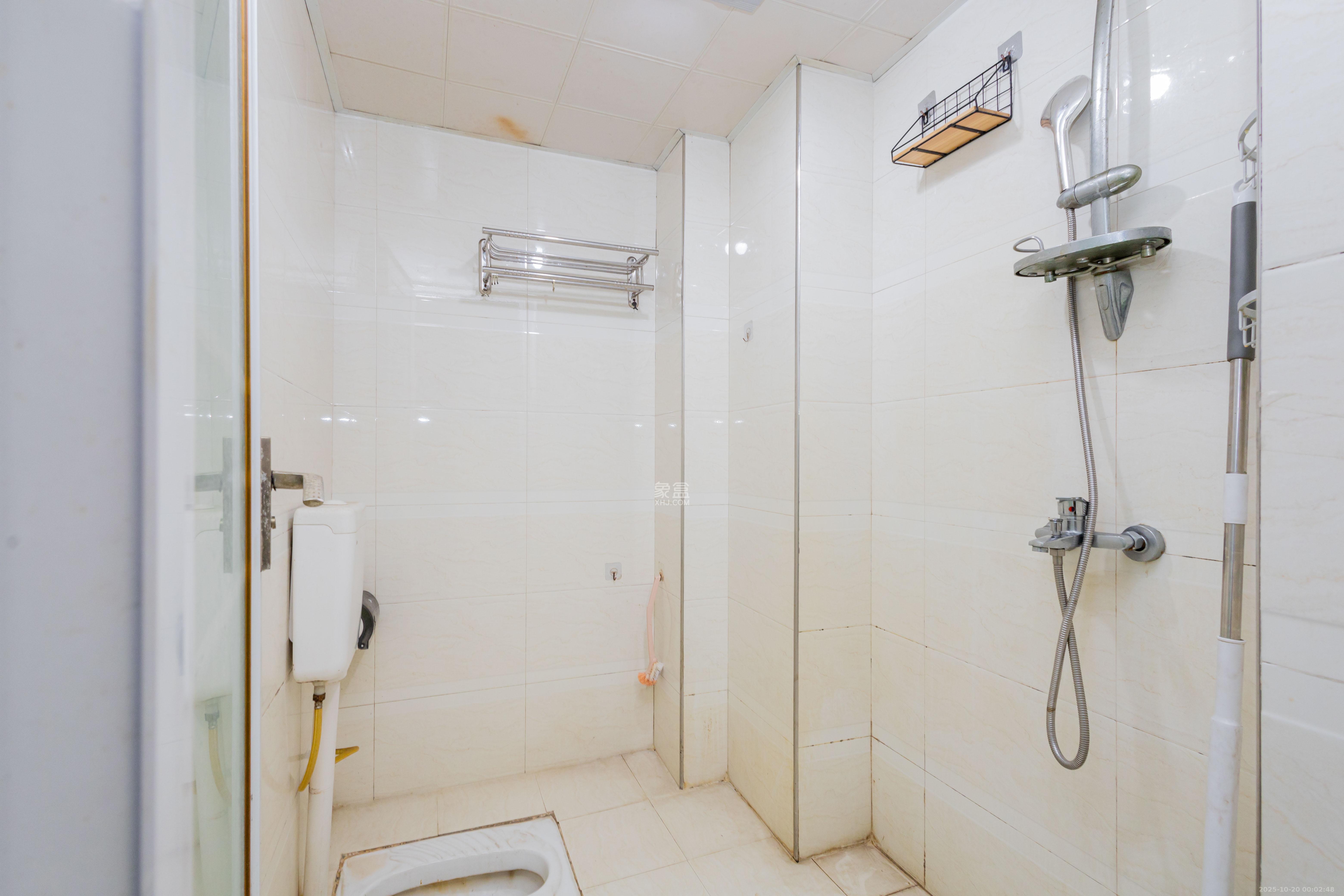 中国铁建国际城一期  2室1厅1卫    29.0万卫生间