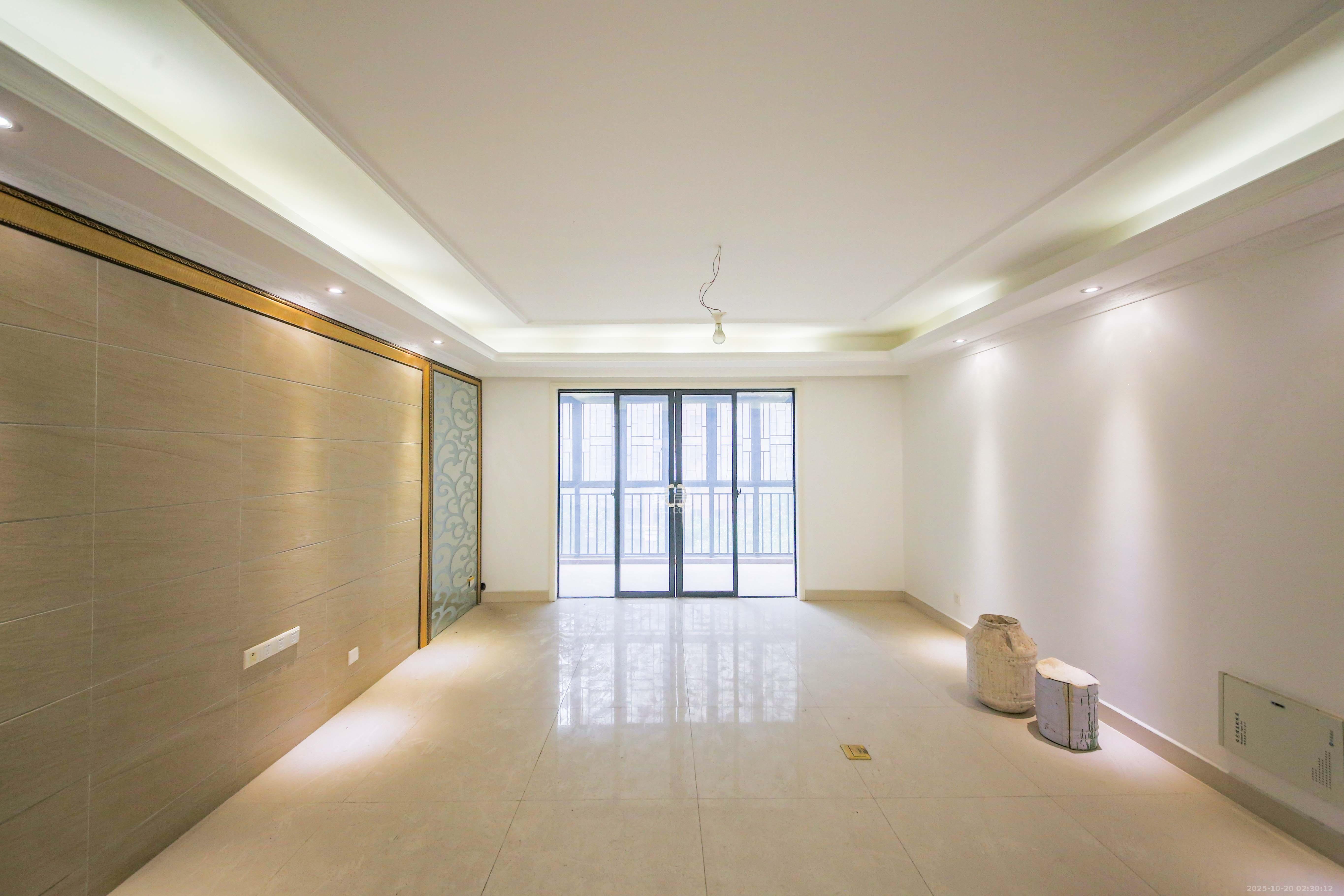 长沙欧洲城  3室2厅1卫    168.0万客厅