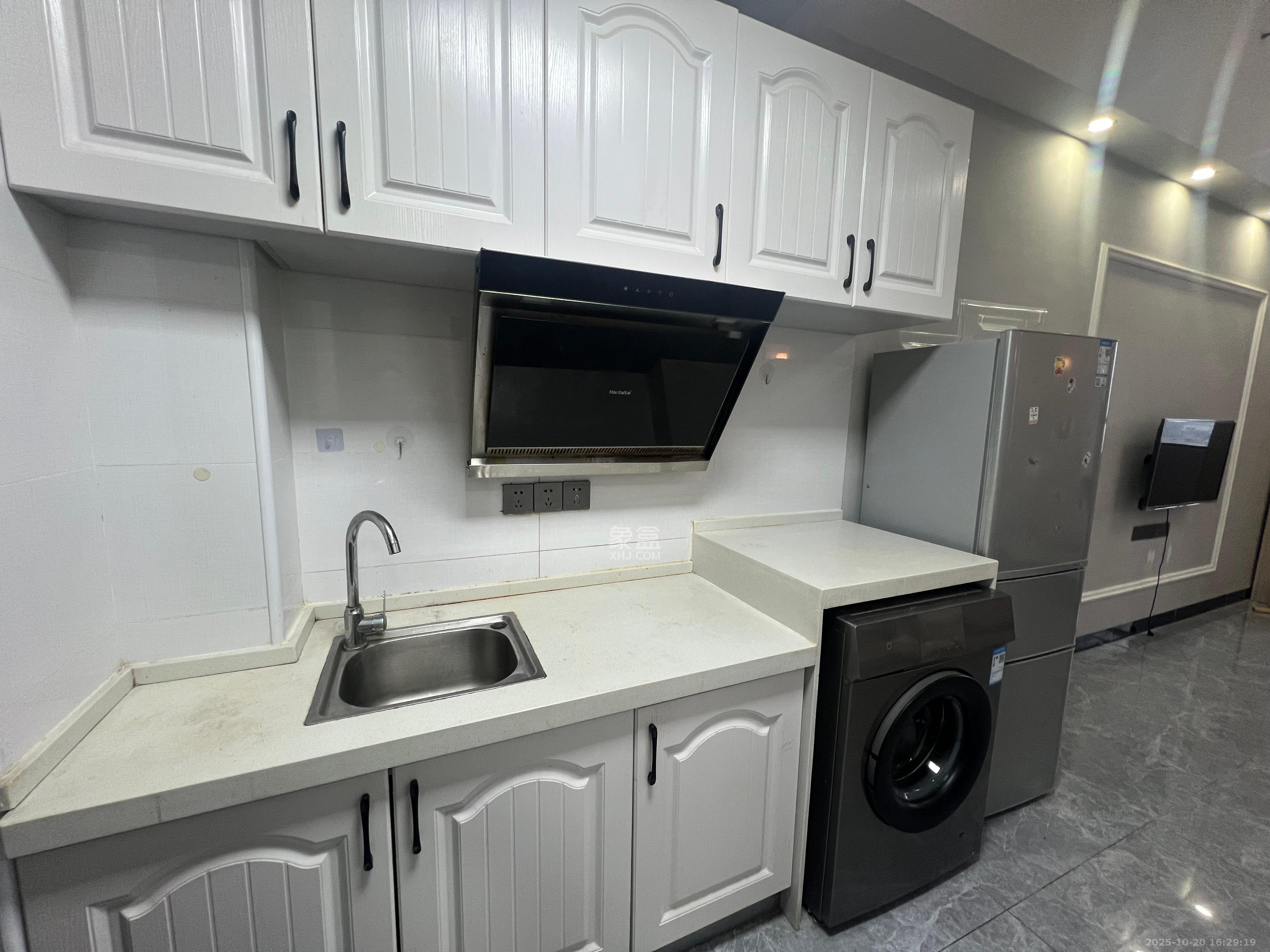 绿地之窗   51.16㎡      1300.0元/月室内图