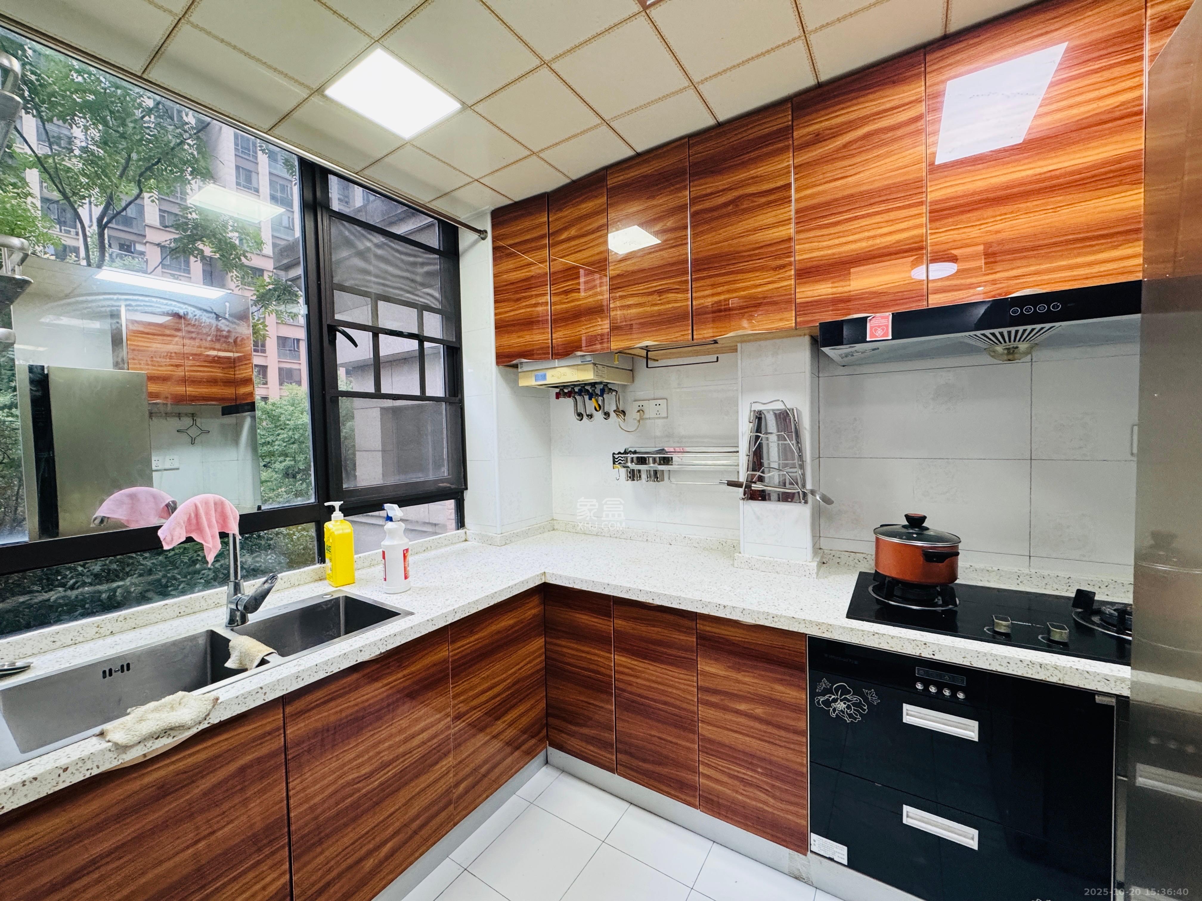 南山雍江汇（滨江国际新城）  4室2厅2卫    4000.0元/月室内图