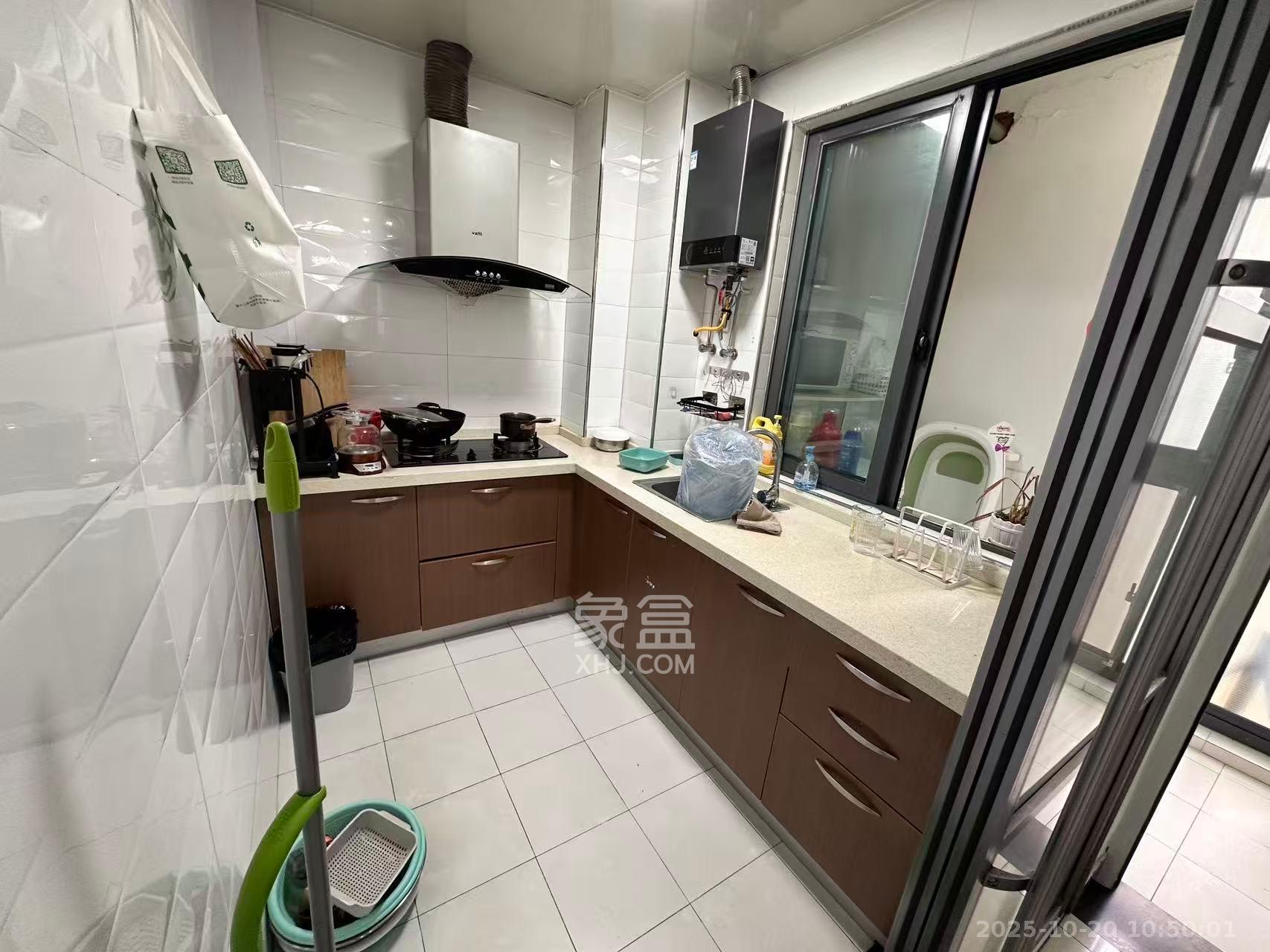 山水嘉园  3室2厅1卫    1500.0元/月 山水嘉园  3室2厅1卫    1500.0元/月室内图