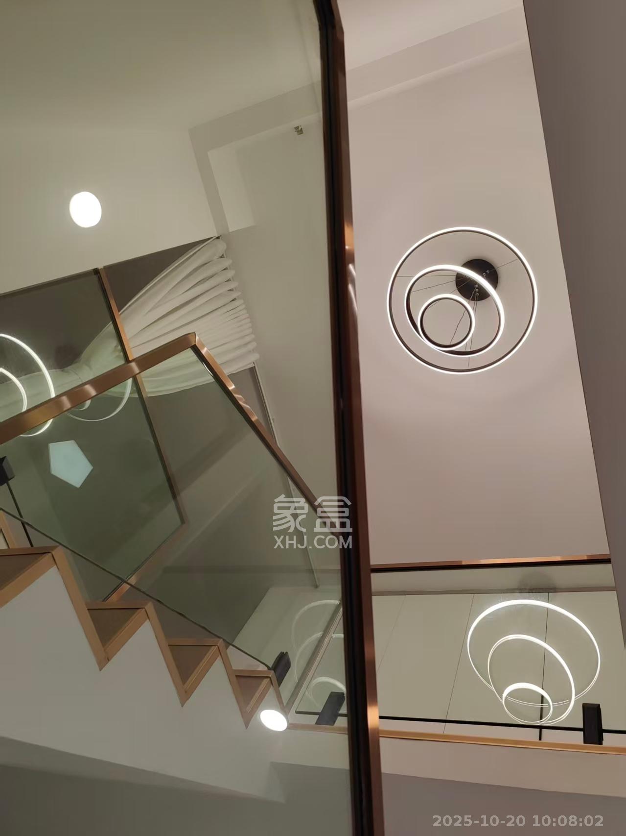 龙湖铂金岛  2室2厅1卫    2300.0元/月室内图