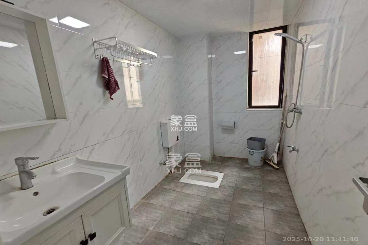 新新花园  3室2厅2卫    2300.0元/月 新新花园  3室2厅2卫    2300.0元/月室内图