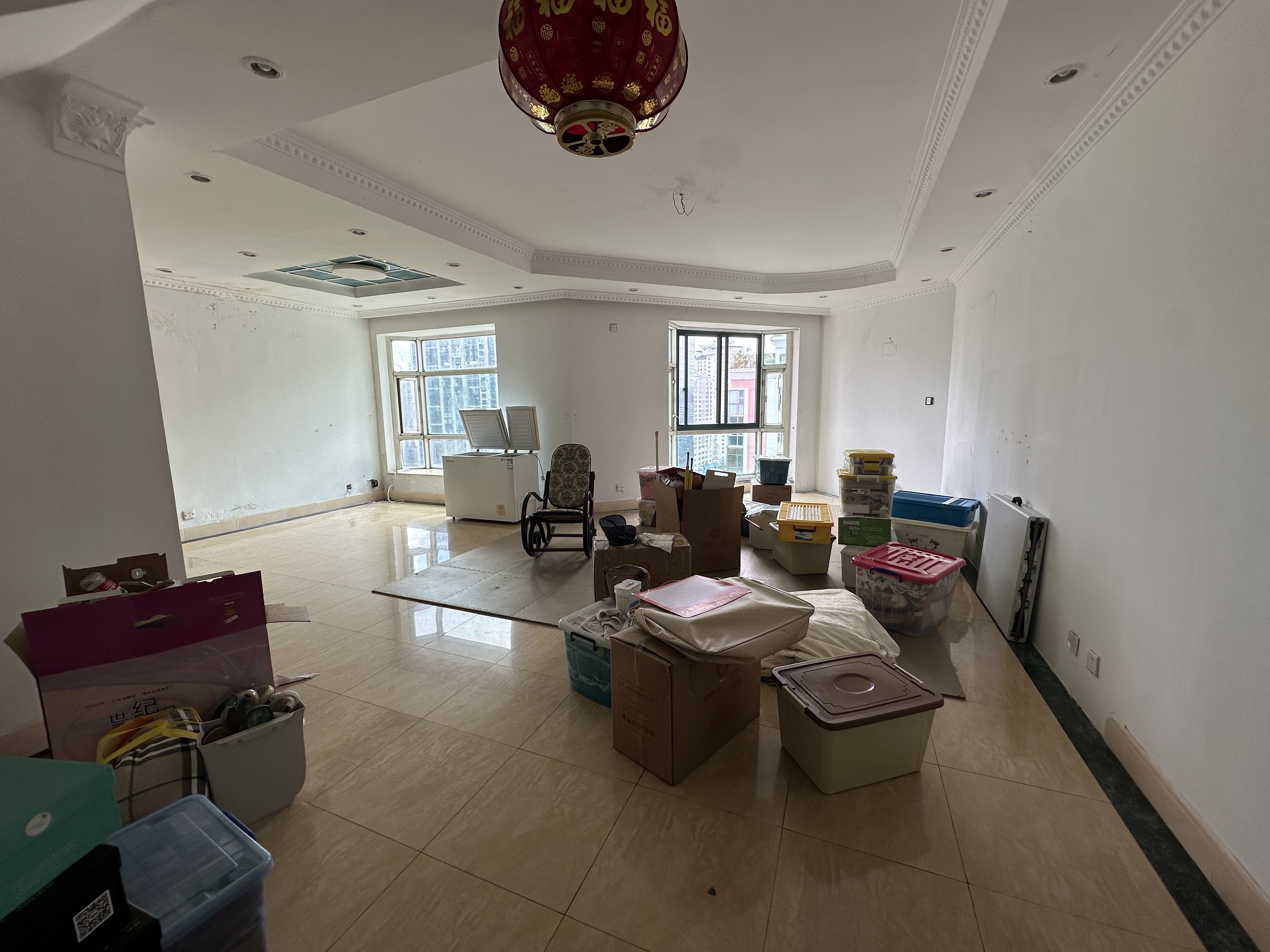 置地花园 3室2厅2卫 190.0万 置地花园 3室2厅2卫 190.0万客厅