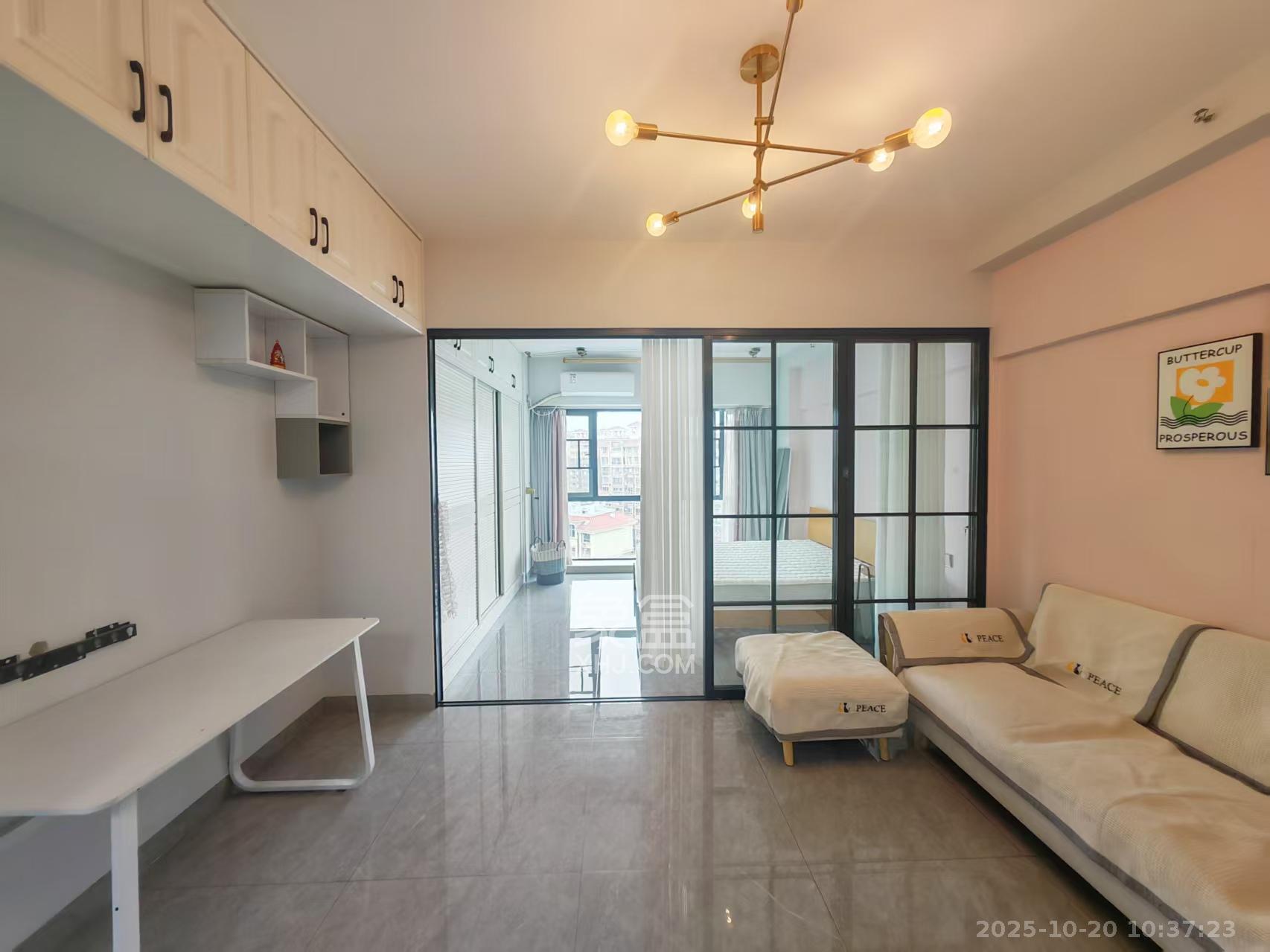 鑫远玲珑  1室1厅1卫    1700.0元/月室内图