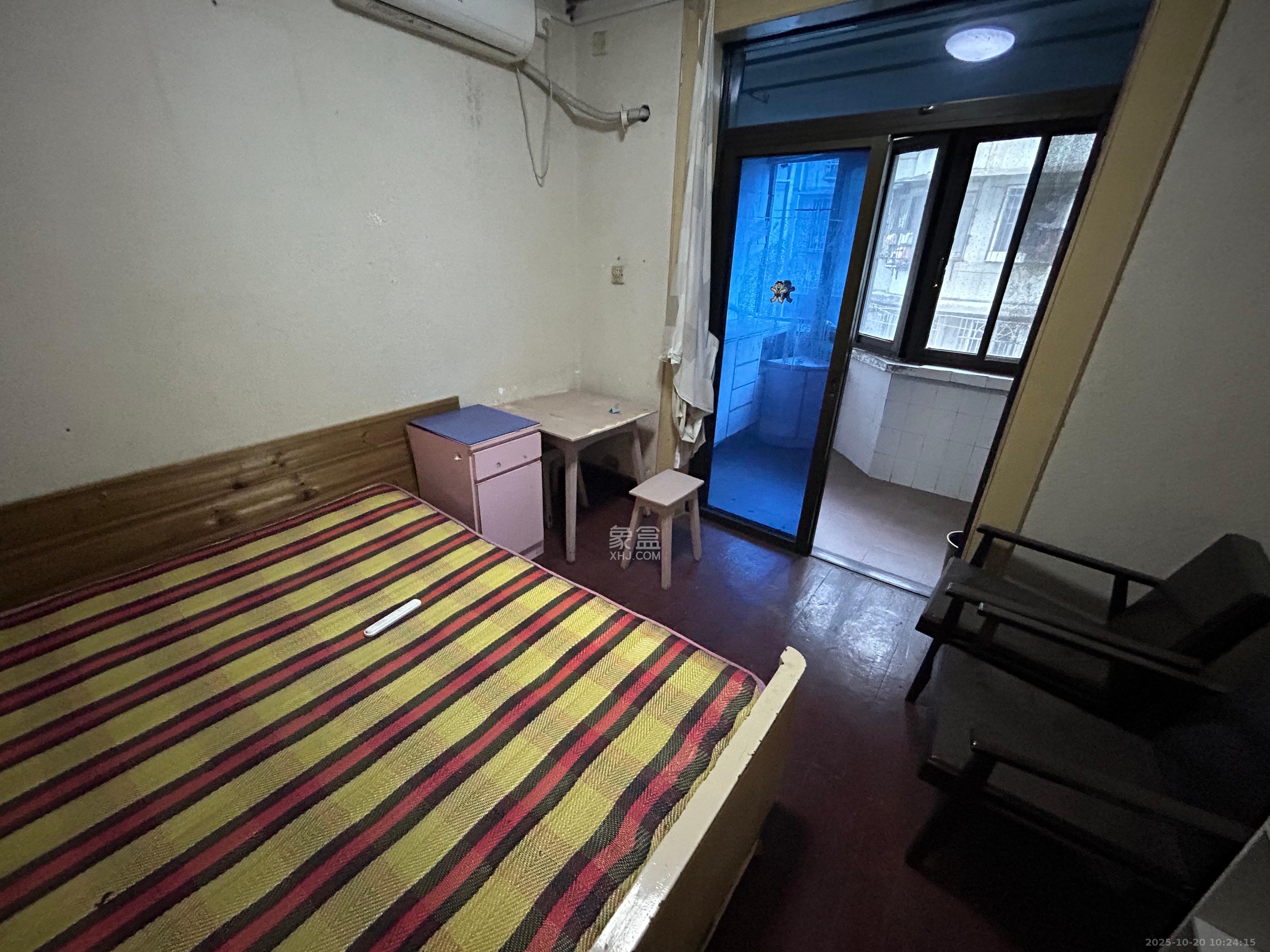 雅泰花园 1室2厅1卫 1500.0元/月 雅泰花园 1室2厅1卫 1500.0元/月室内图