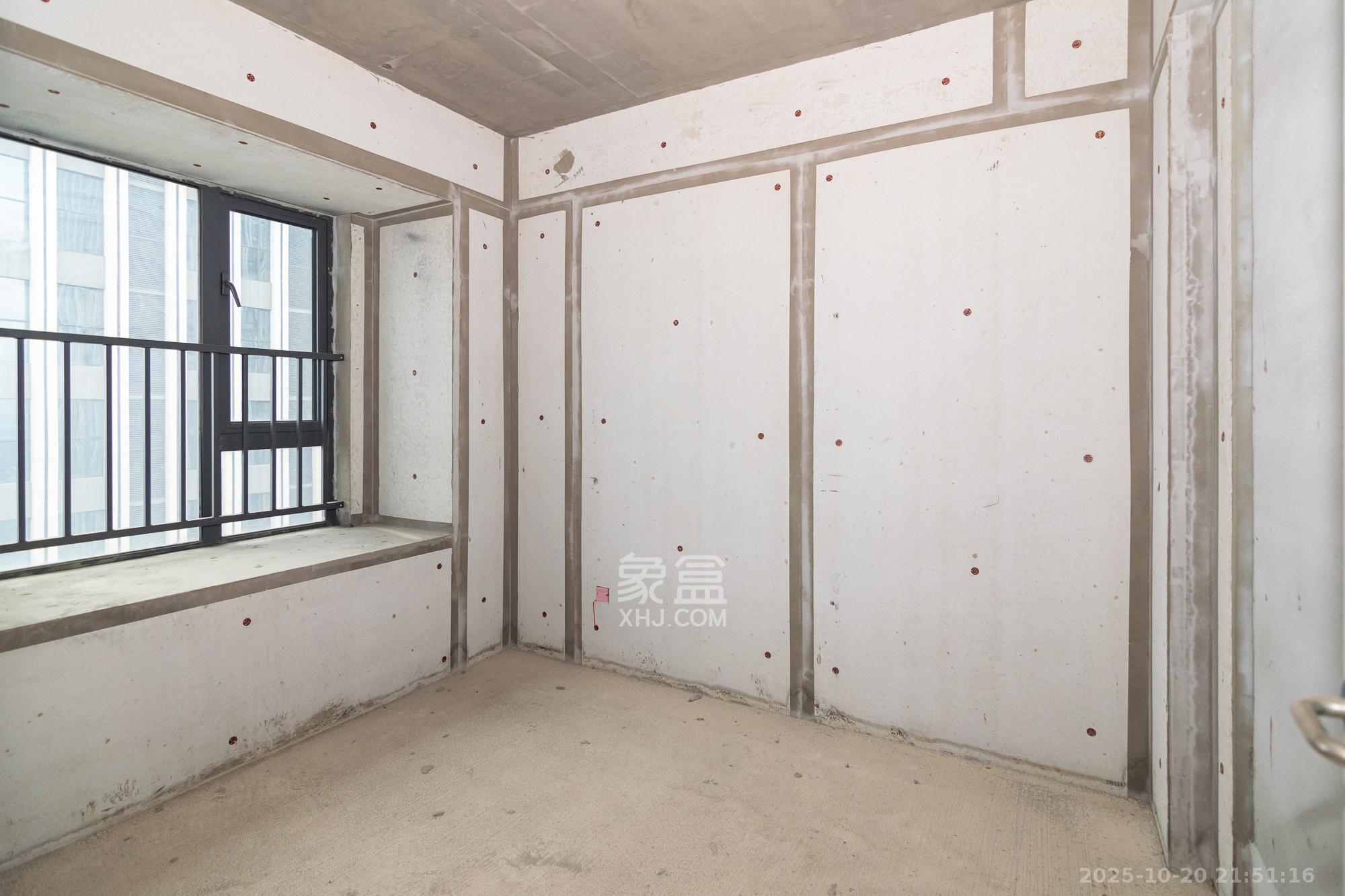 长沙中交城  4室2厅1卫    110.38万卧室