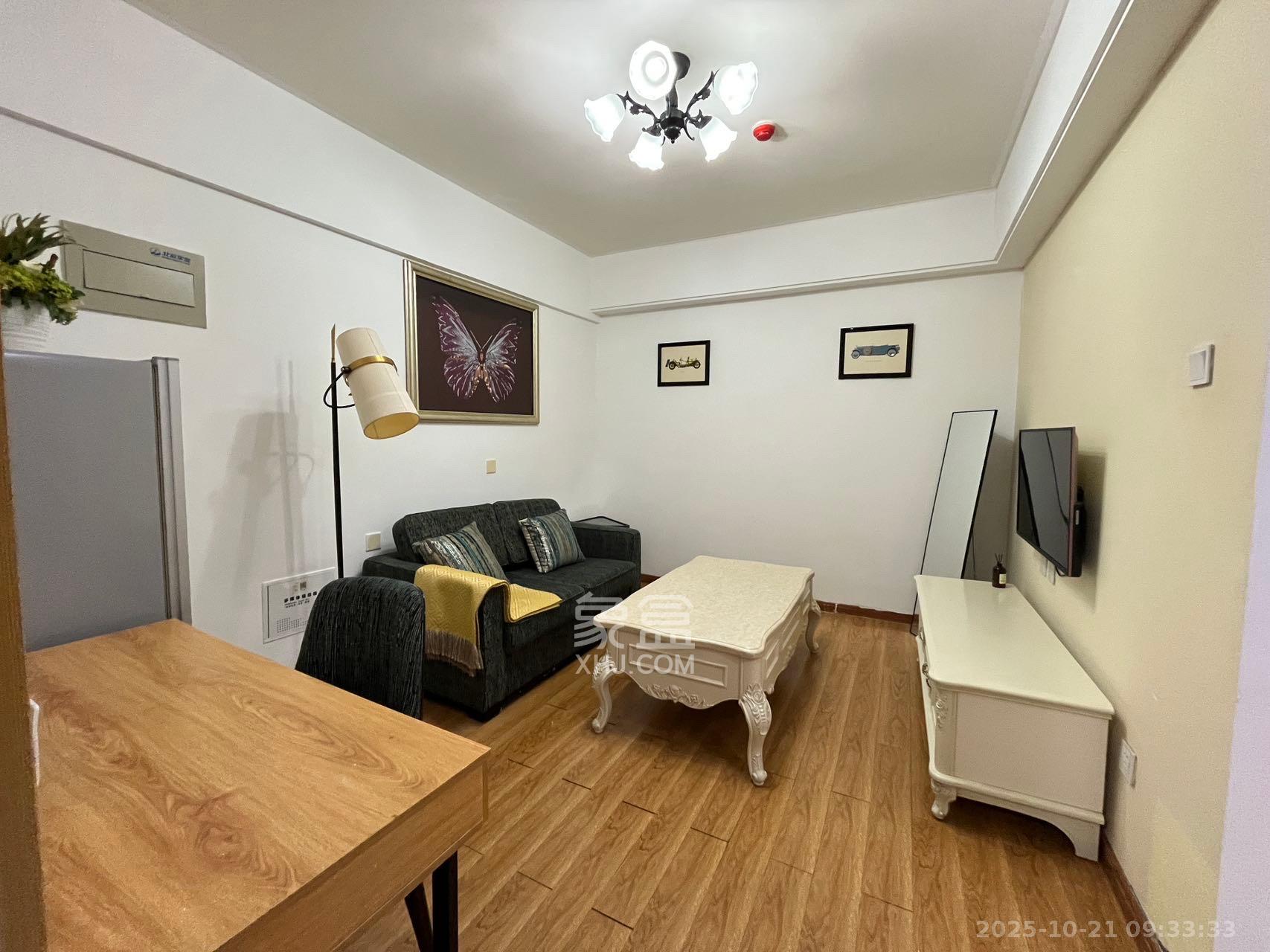 北辰三角洲E3区  1室1厅1卫    2400.0元/月室内图1