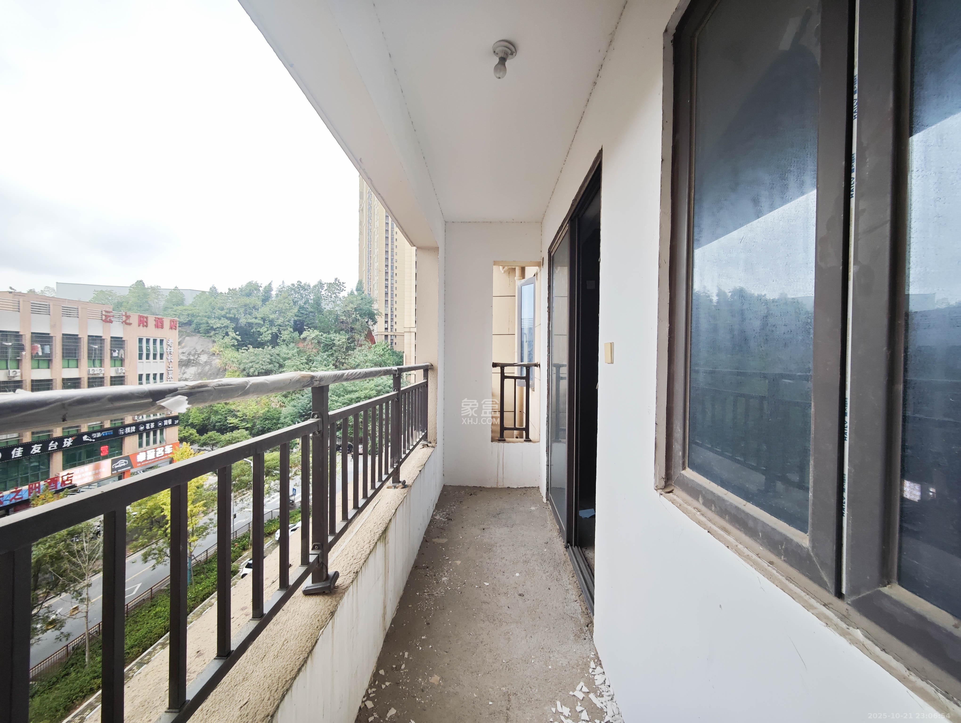 长房明宸府  3室1厅1卫    106.0万阳台