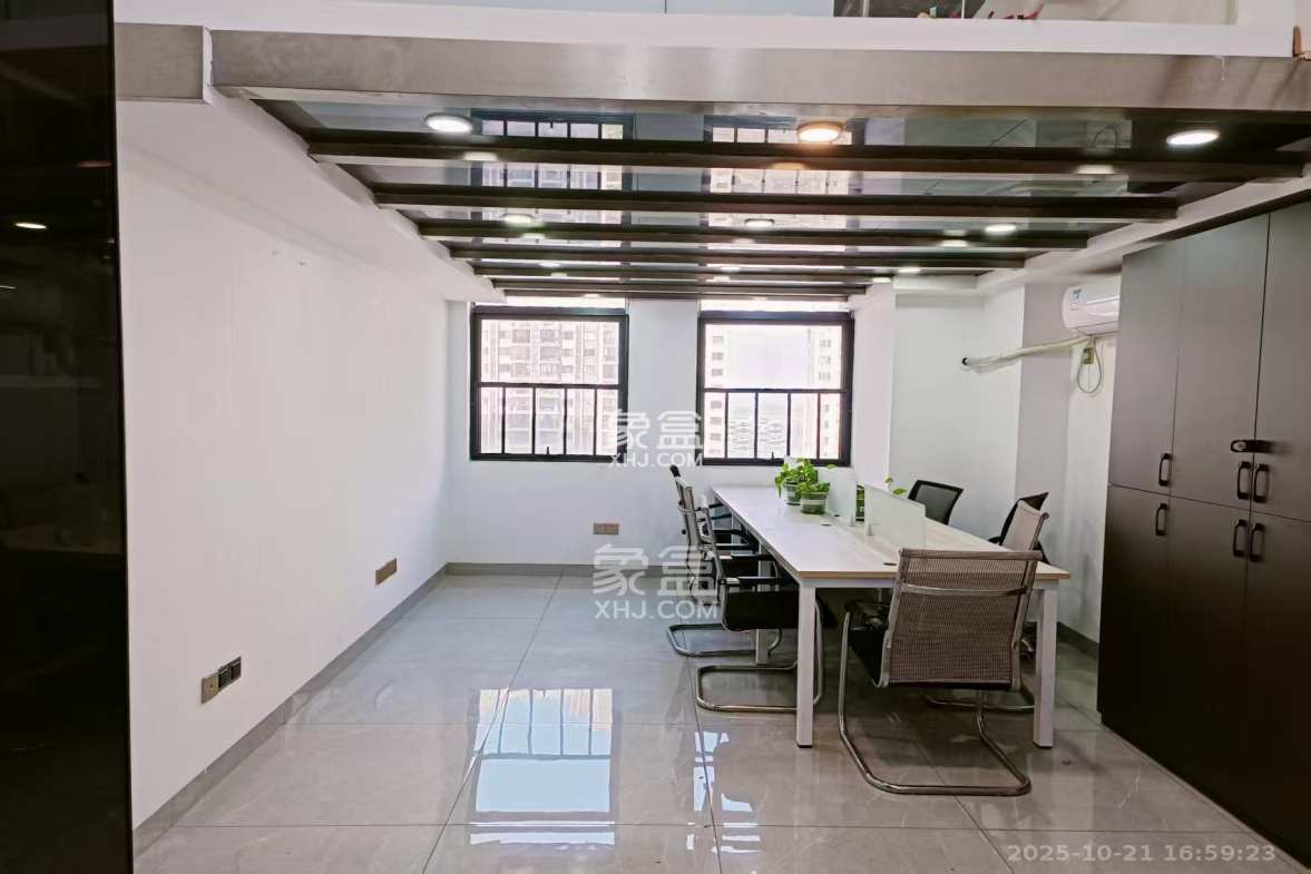 华润置地广场二期  1室1厅1卫    1850.0元/月 华润置地广场二期  1室1厅1卫    1850.0元/月室内图