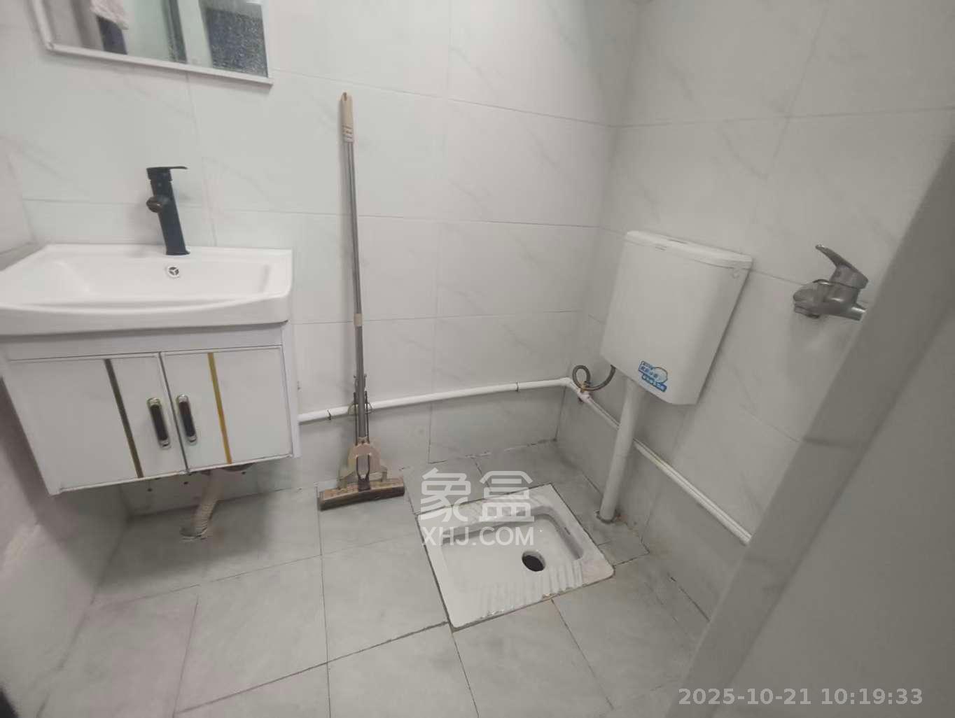 解放四村散盘  1室1厅1卫    1200.0元/月室内图