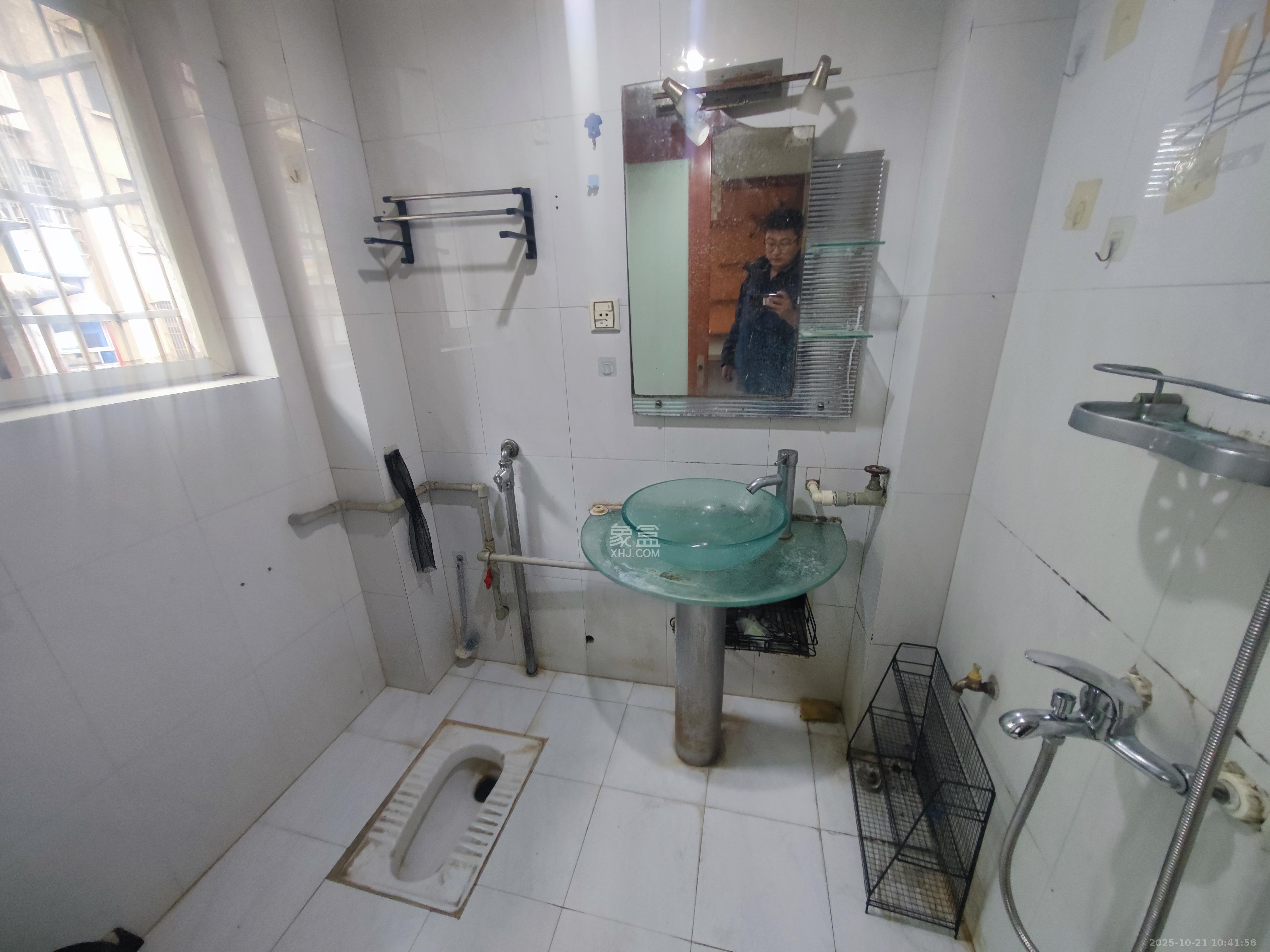 南湖路水工机械厂宿舍  2室1厅1卫    1600.0元/月