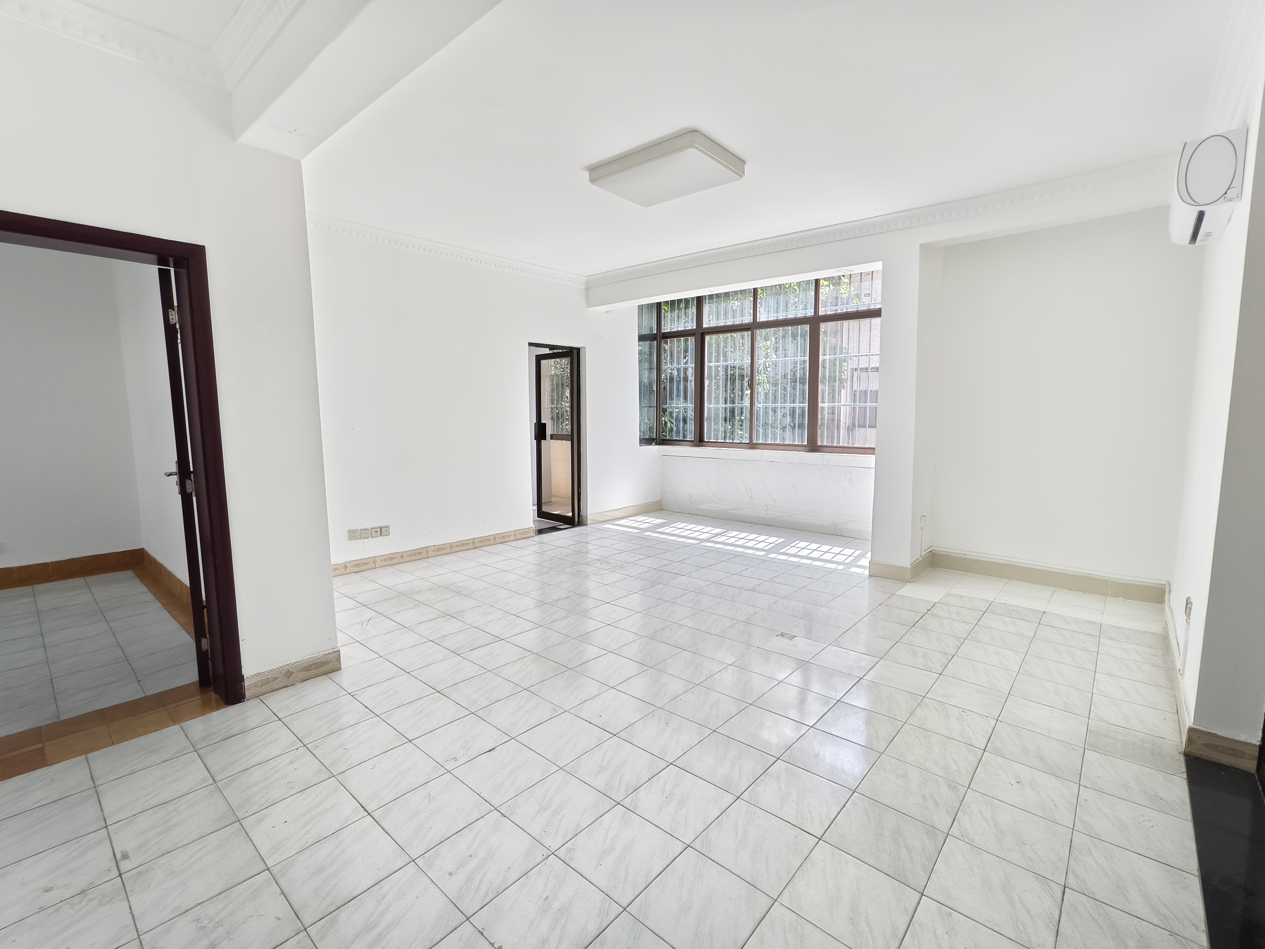 美舍小区（美舍河开发区）  10室2厅3卫    13500.0元/月室内图