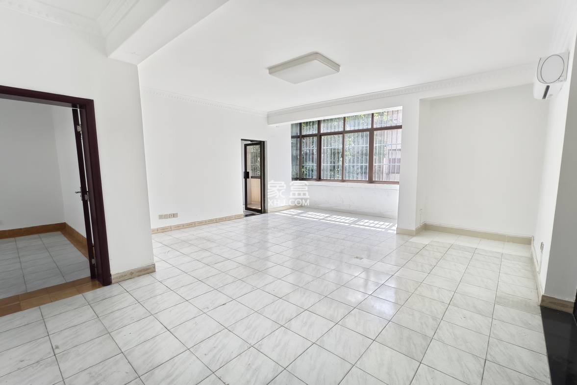 美舍小区(美舍河开发区) 10室2厅3卫 13500.0元/月 美舍小区(美舍河开发区) 10室2厅3卫 13500.0元/月室内图