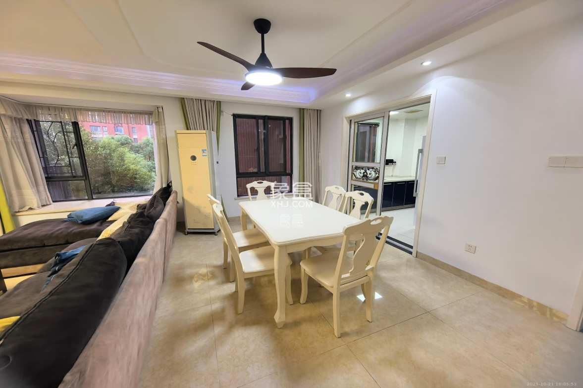 华润凤凰城二期  4室2厅2卫    3600.0元/月 华润凤凰城二期  4室2厅2卫    3600.0元/月室内图