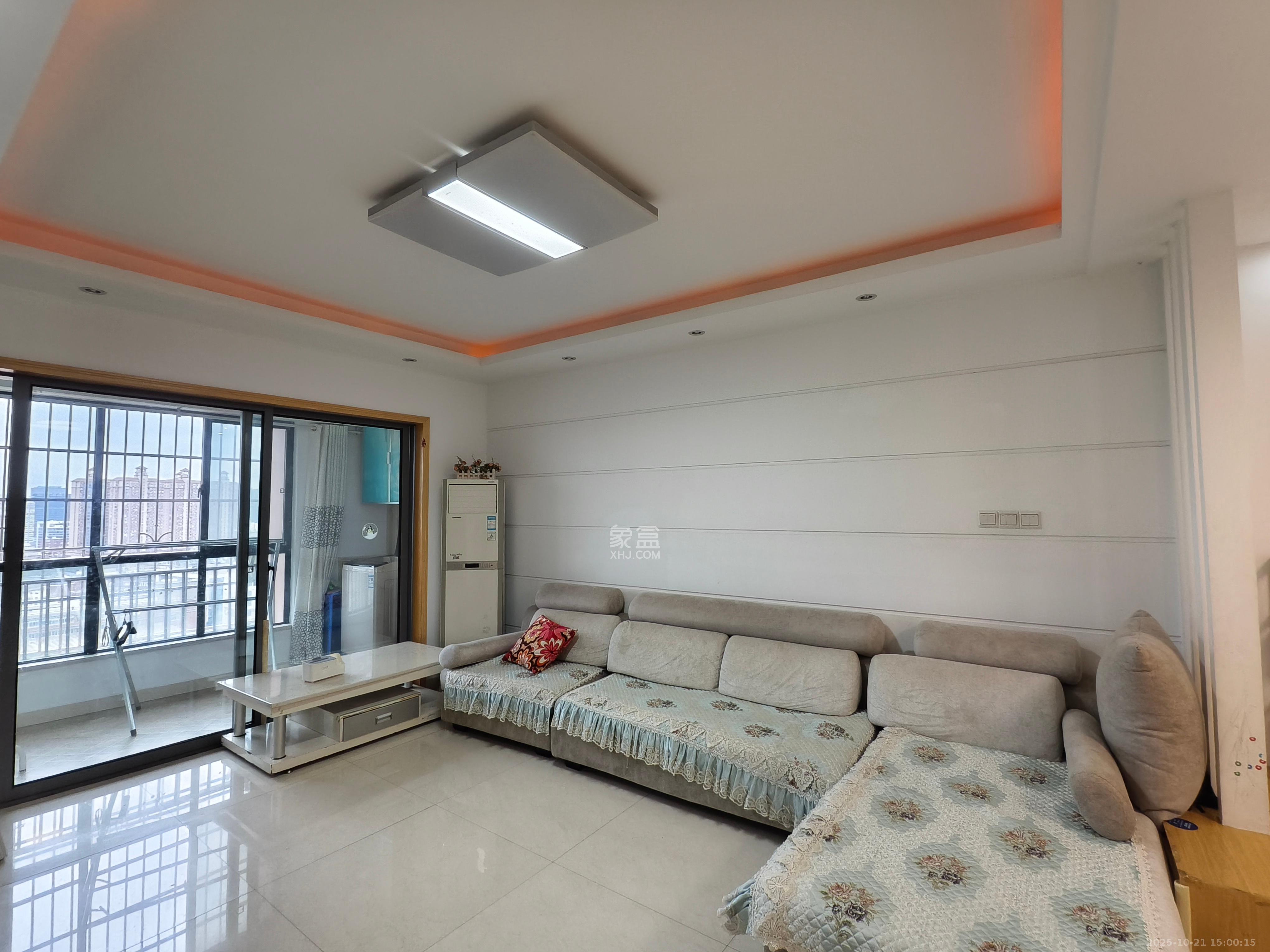 上海城小区  3室2厅2卫    1800.0元/月室内图