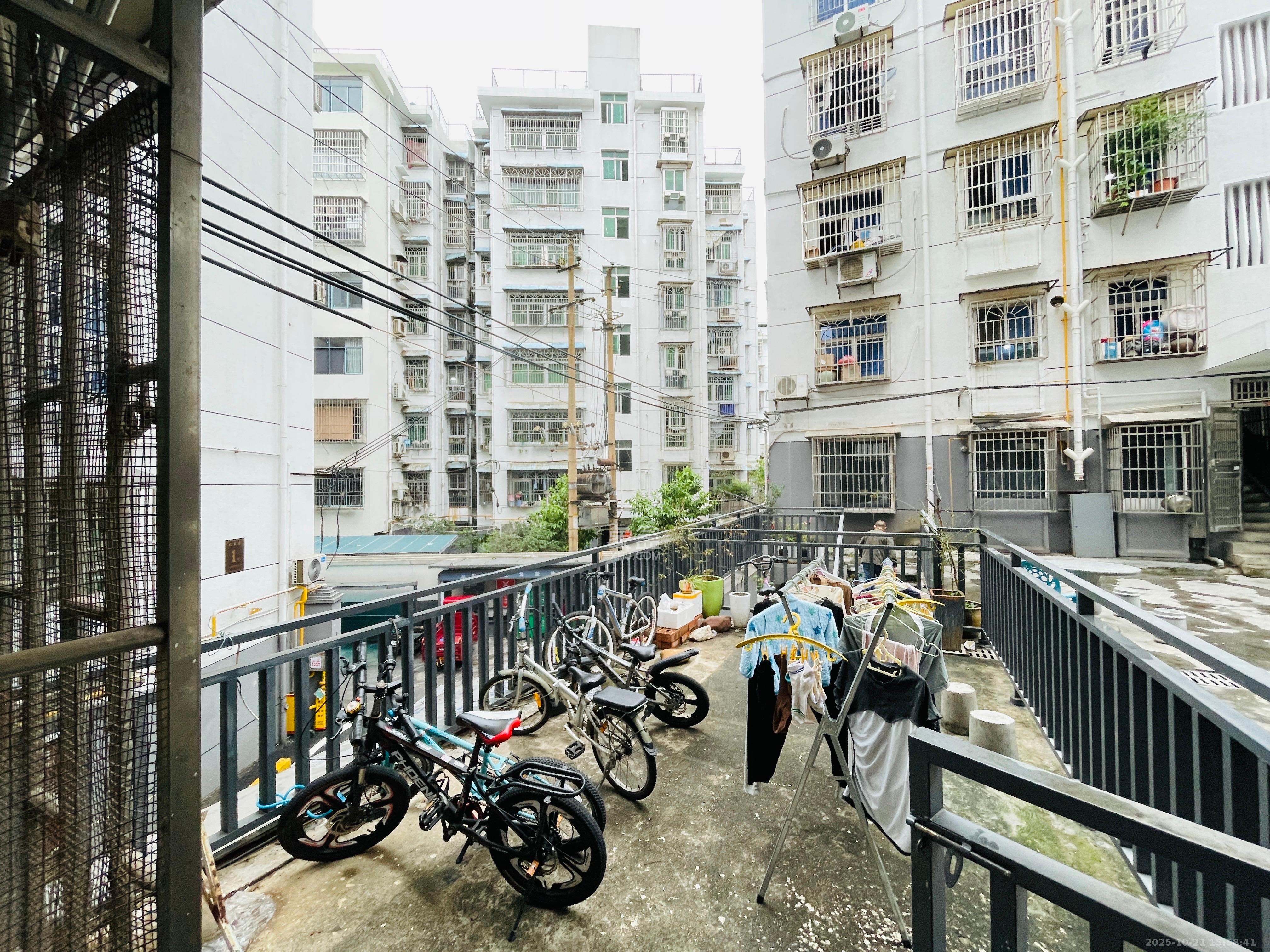 复兴街(陈家巷)散盘 1室1厅1卫 1100.0元/月 复兴街(陈家巷)散盘 1室1厅1卫 1100.0元/月室内图