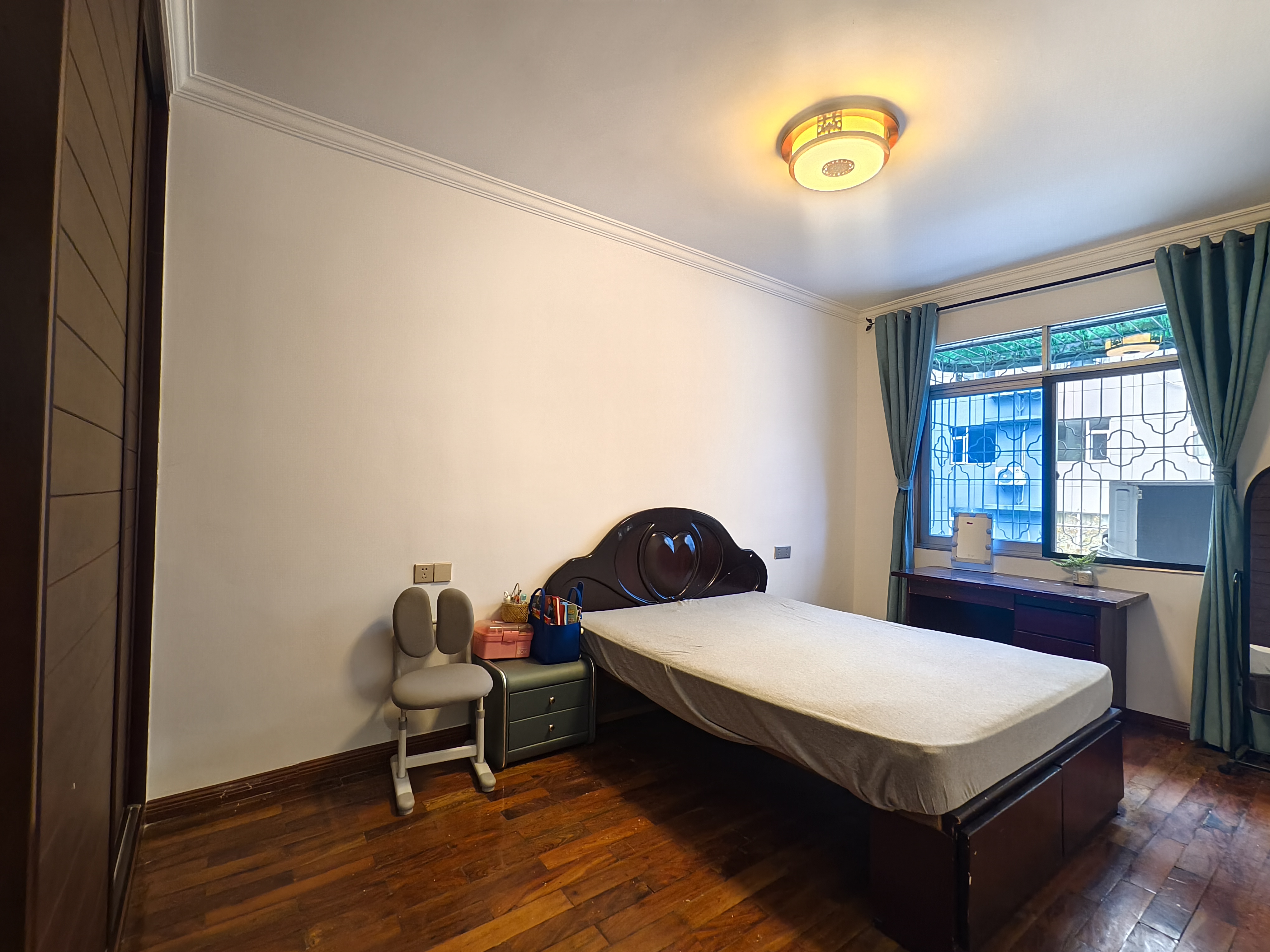 区检察院宿舍  3室2厅1卫    55.8万客厅