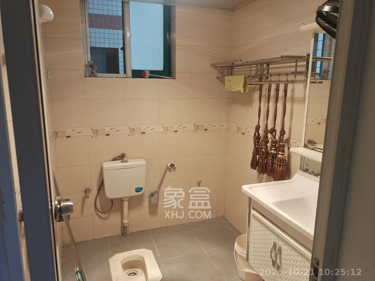 明城公寓 3室2厅2卫 2500.0元/月 明城公寓 3室2厅2卫 2500.0元/月室内图