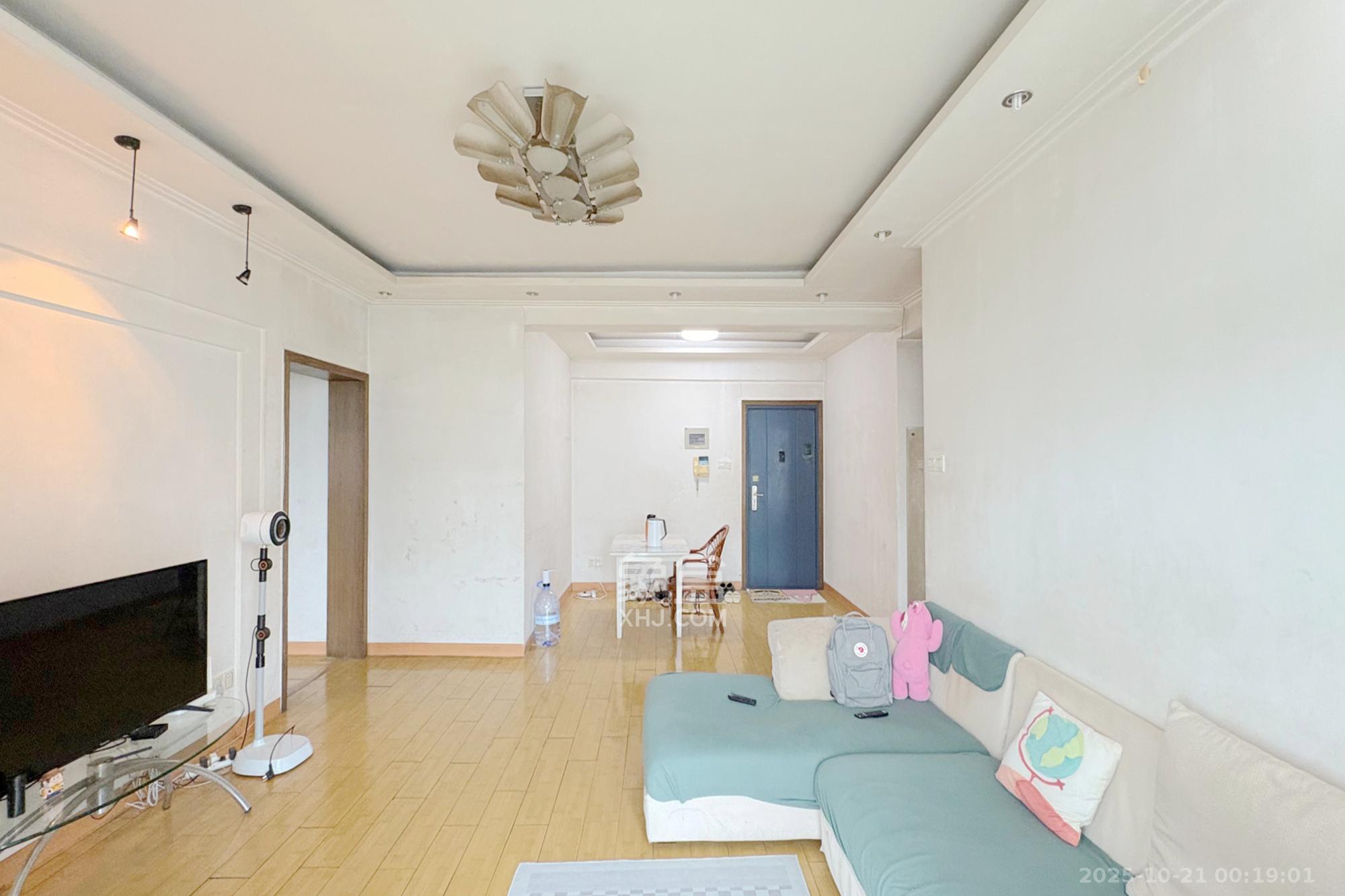 都市先锋 2室2厅1卫 67.0万 都市先锋 2室2厅1卫 67.0万客厅