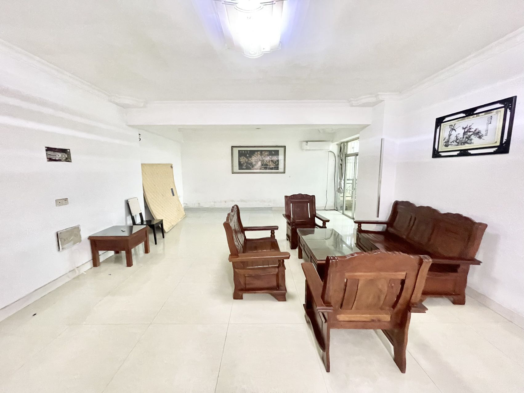 逸海楼 3室2厅2卫 2600.0元/月 逸海楼 3室2厅2卫 2600.0元/月室内图