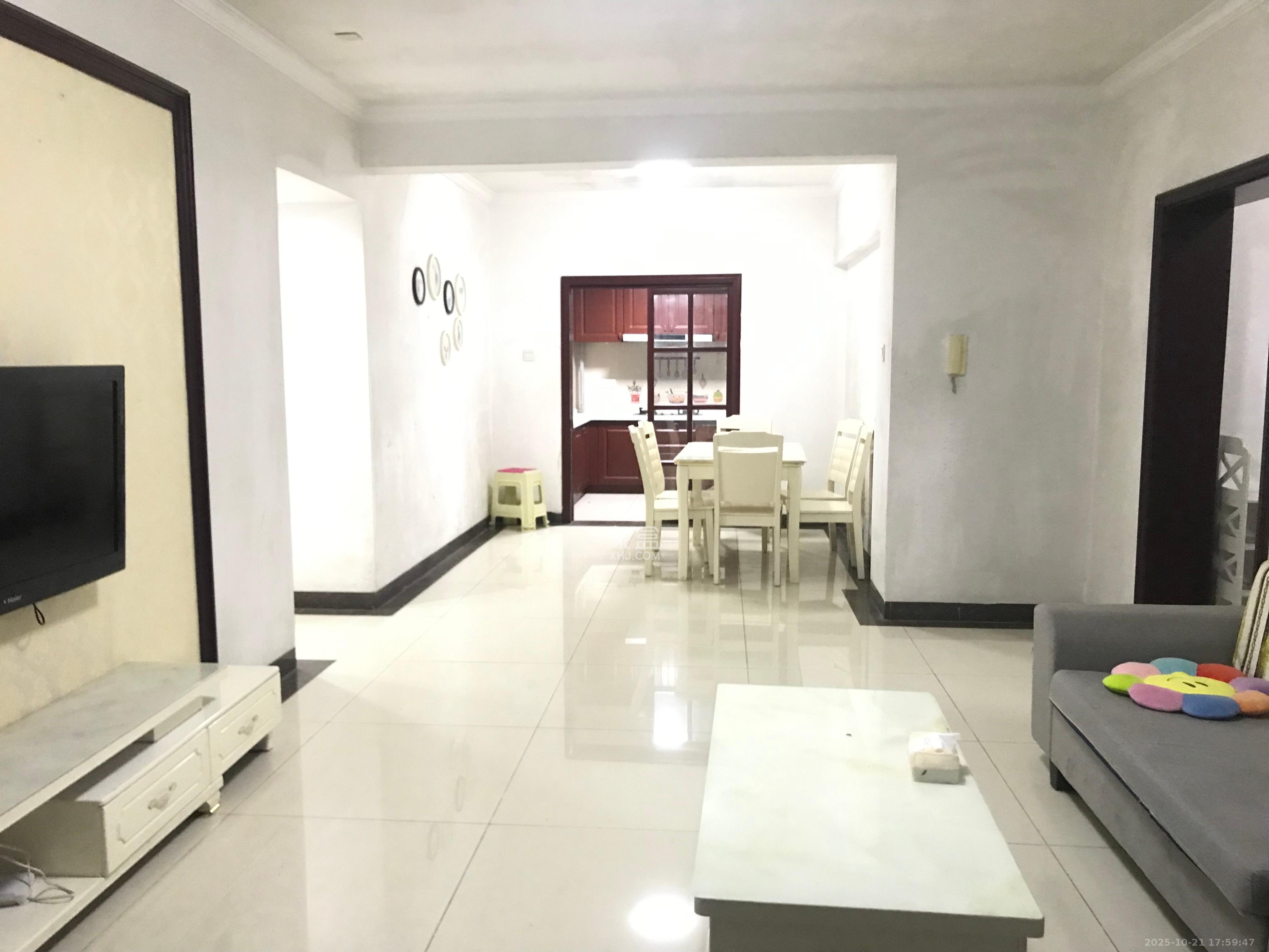 新长海广场  3室2厅1卫    2300.0元/月室内图