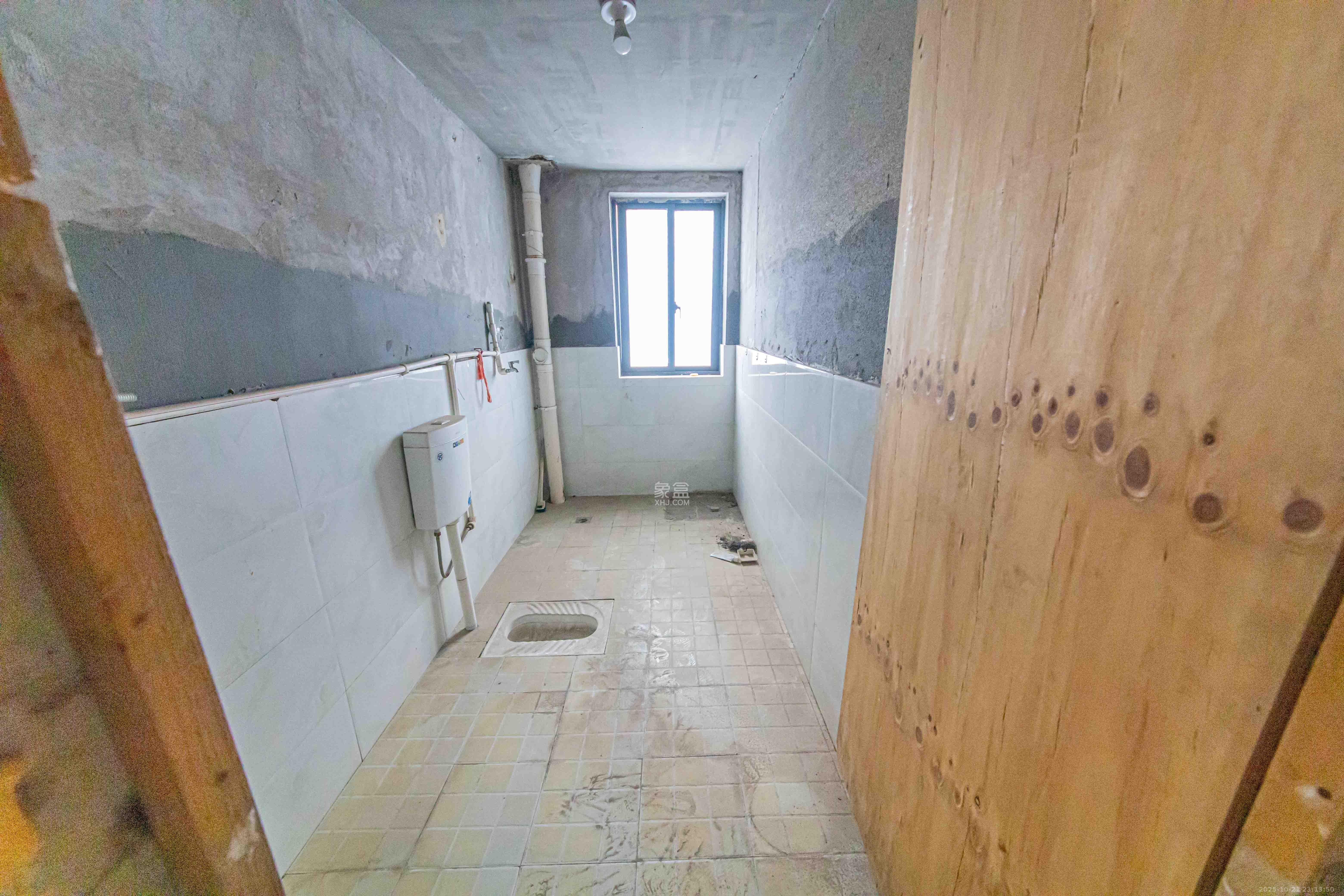 鑫远尚玺苑 4室2厅2卫 230.0万 鑫远尚玺苑 4室2厅2卫 230.0万卫生间