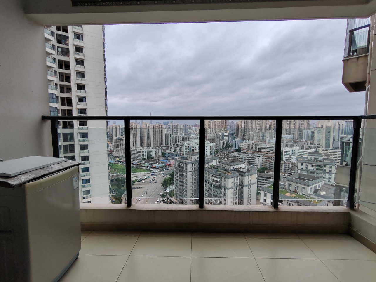 恒大外滩  2室2厅1卫    3000.0元/月 恒大外滩  2室2厅1卫    3000.0元/月室内图