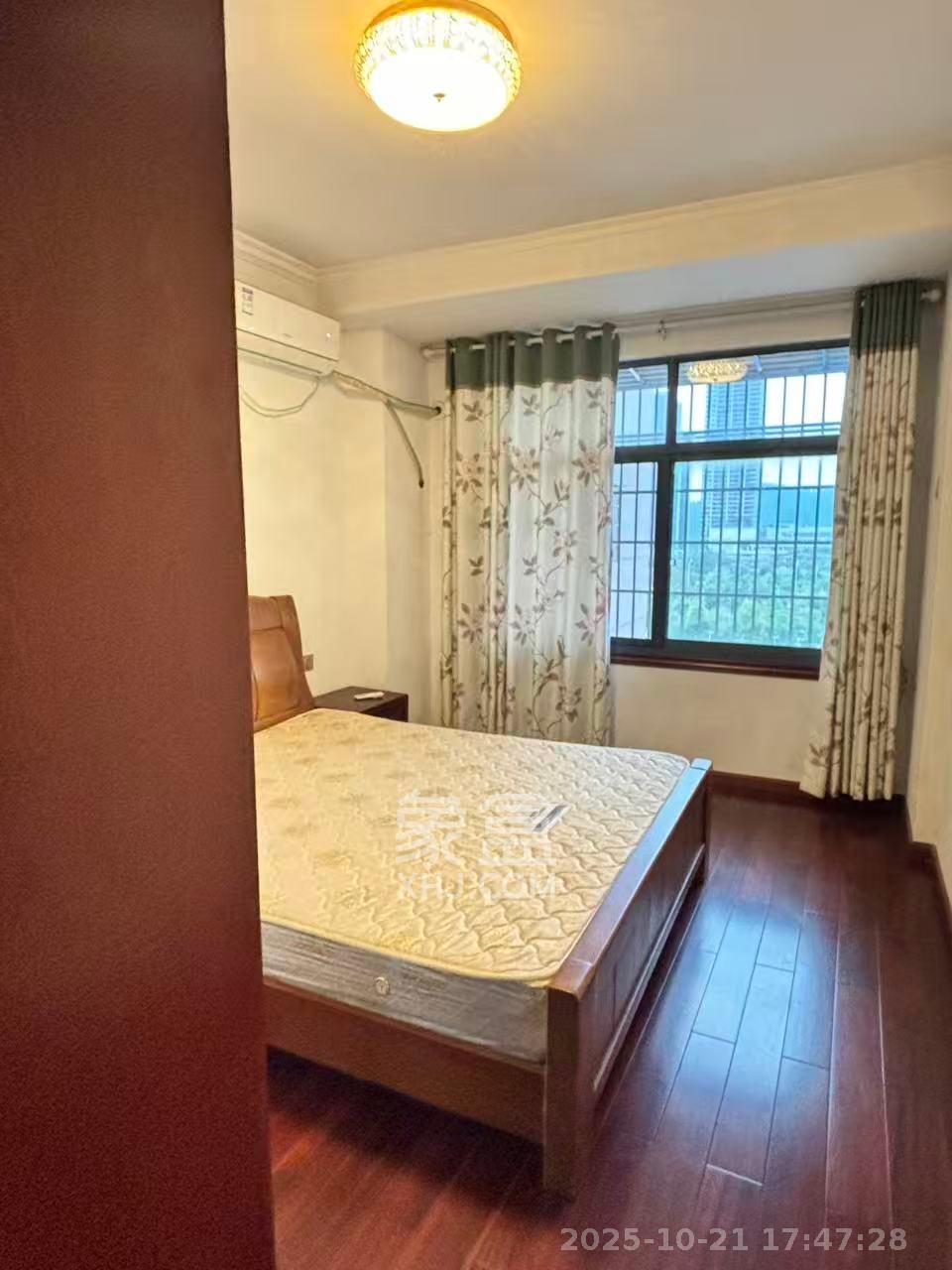 嘉顺苑 4室2厅1卫 2600.0元/月 嘉顺苑 4室2厅1卫 2600.0元/月室内图