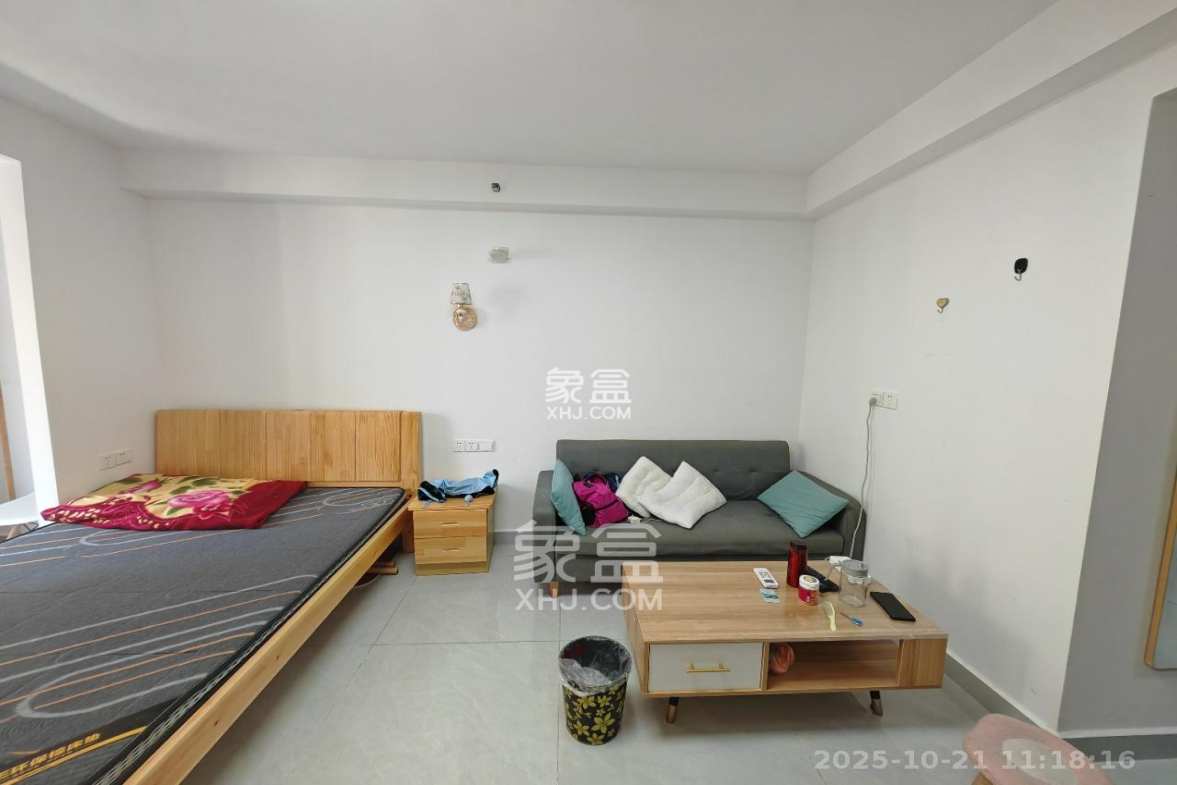 中海珑悦府  1室1厅1卫    1100.0元/月 中海珑悦府  1室1厅1卫    1100.0元/月室内图