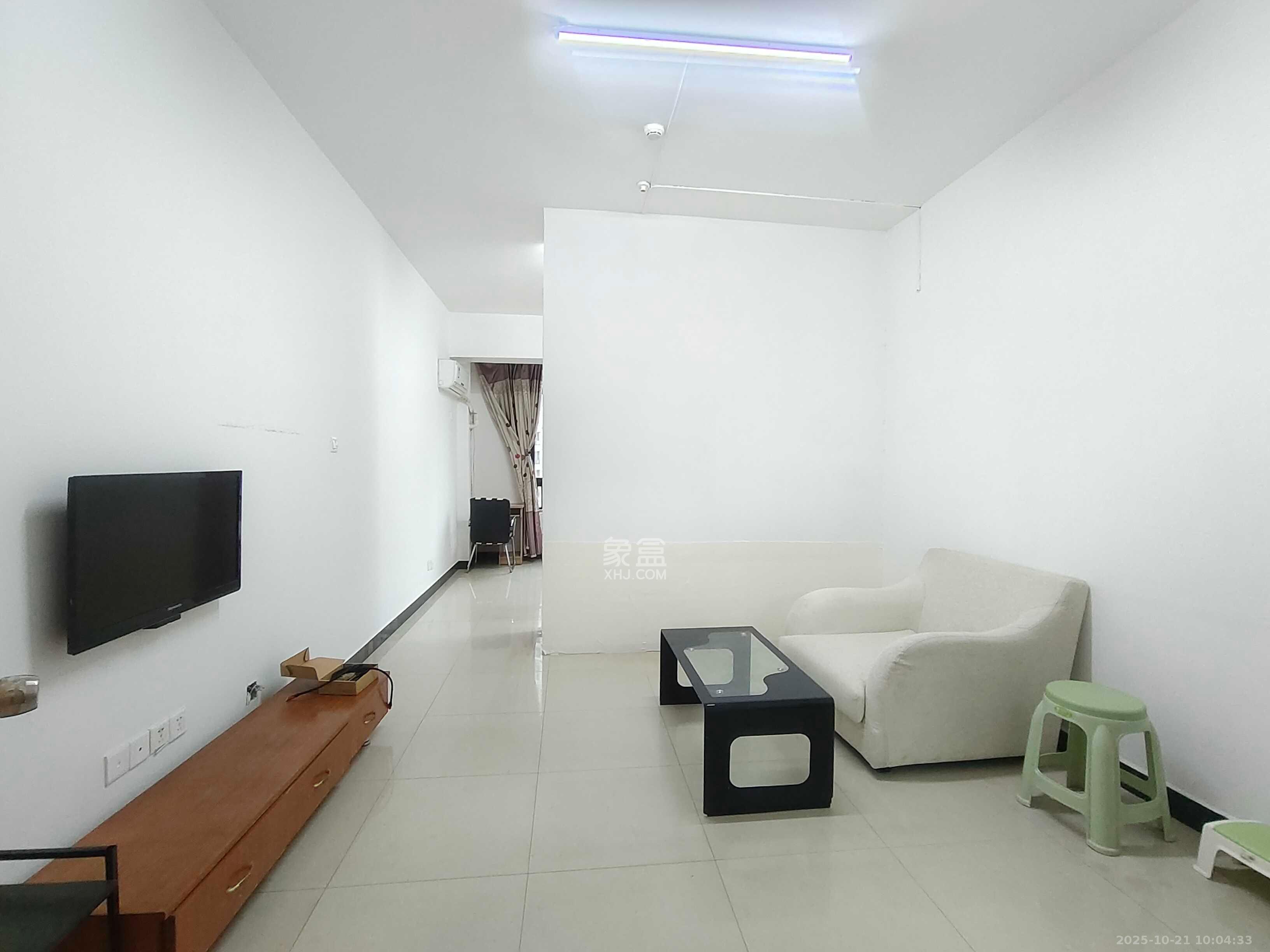 融圣国际  1室1厅1卫    1600.0元/月 融圣国际  1室1厅1卫    1600.0元/月室内图