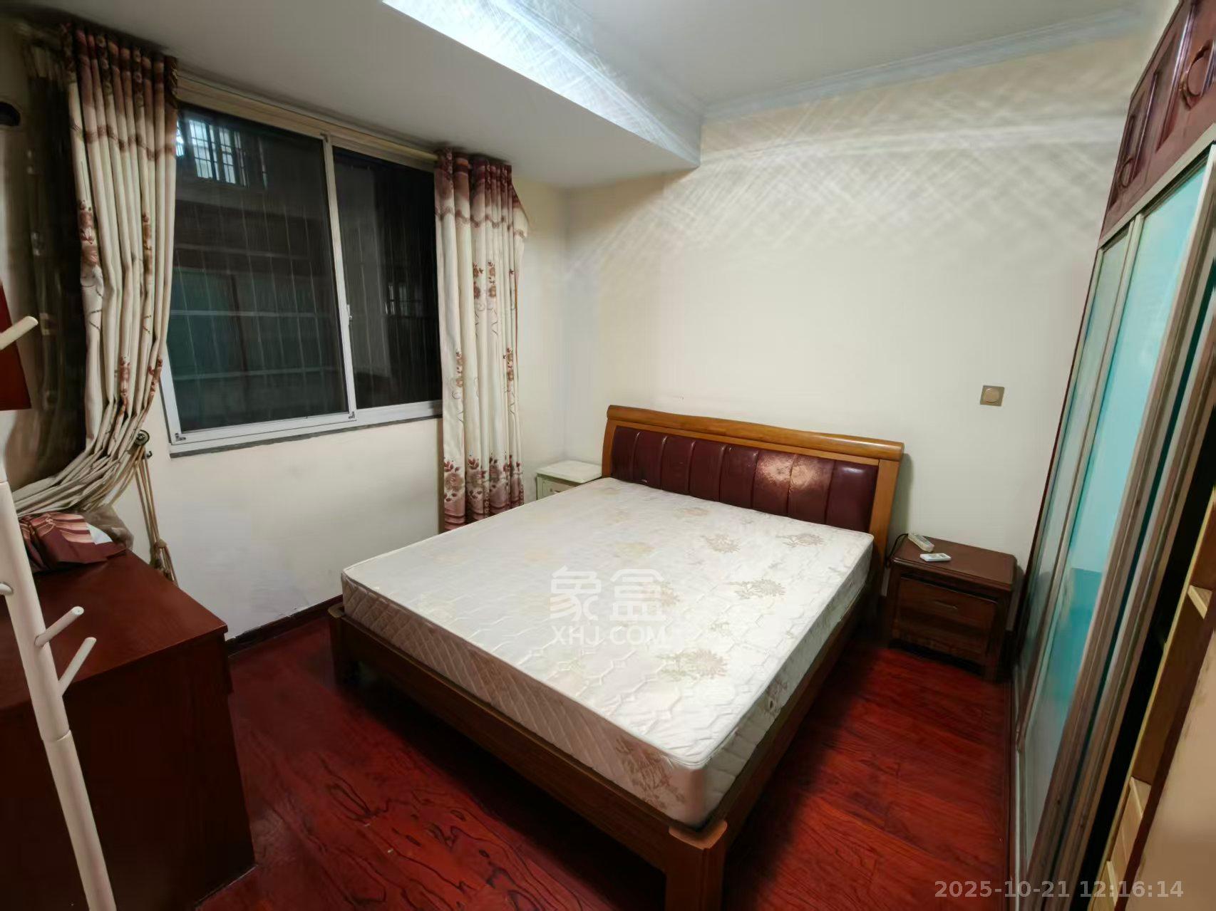 金科佳苑  3室1厅1卫    2200.0元/月 金科佳苑  3室1厅1卫    2200.0元/月室内图