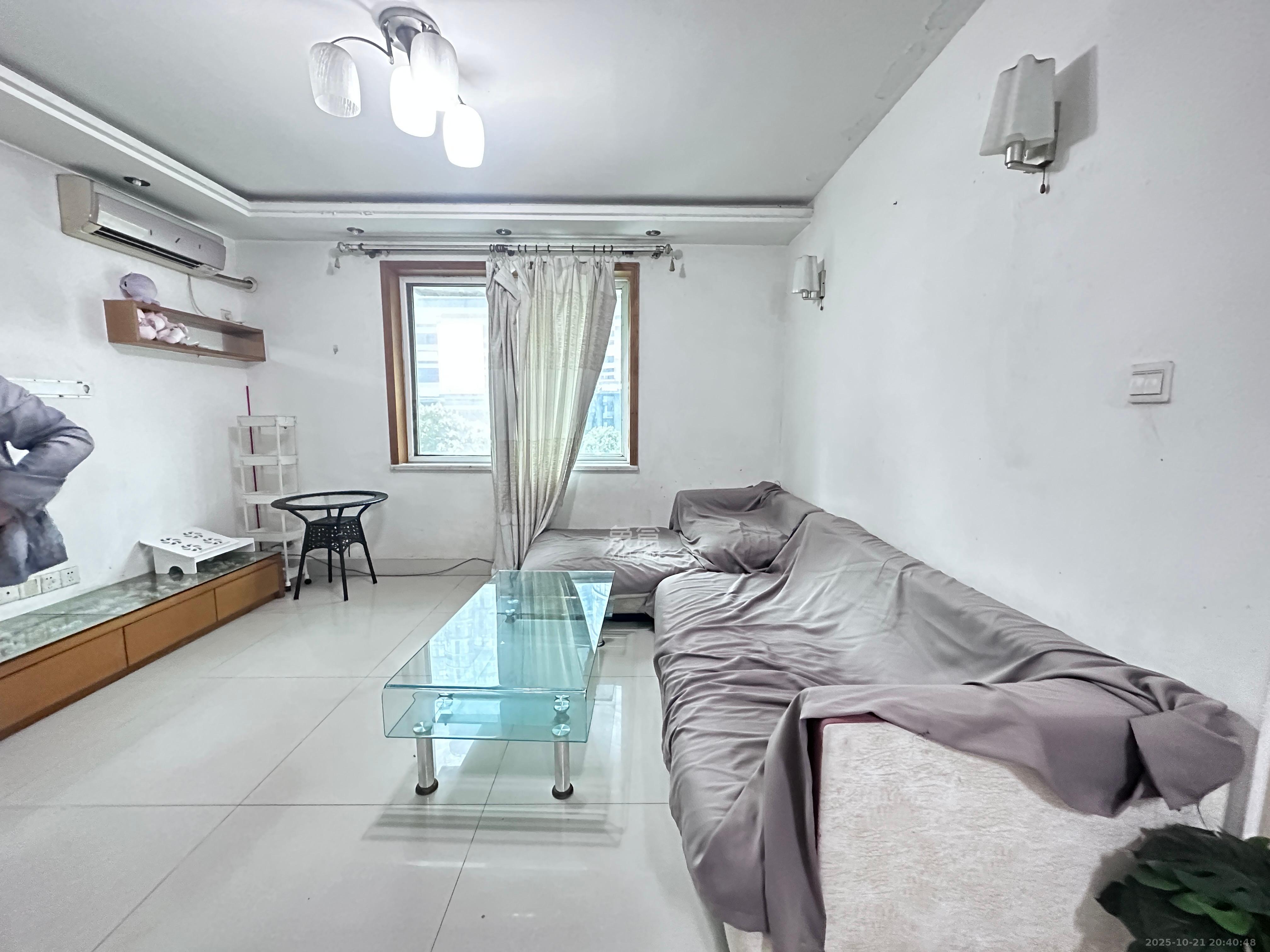 恒鑫澜北湾  2室2厅1卫    1600.0元/月