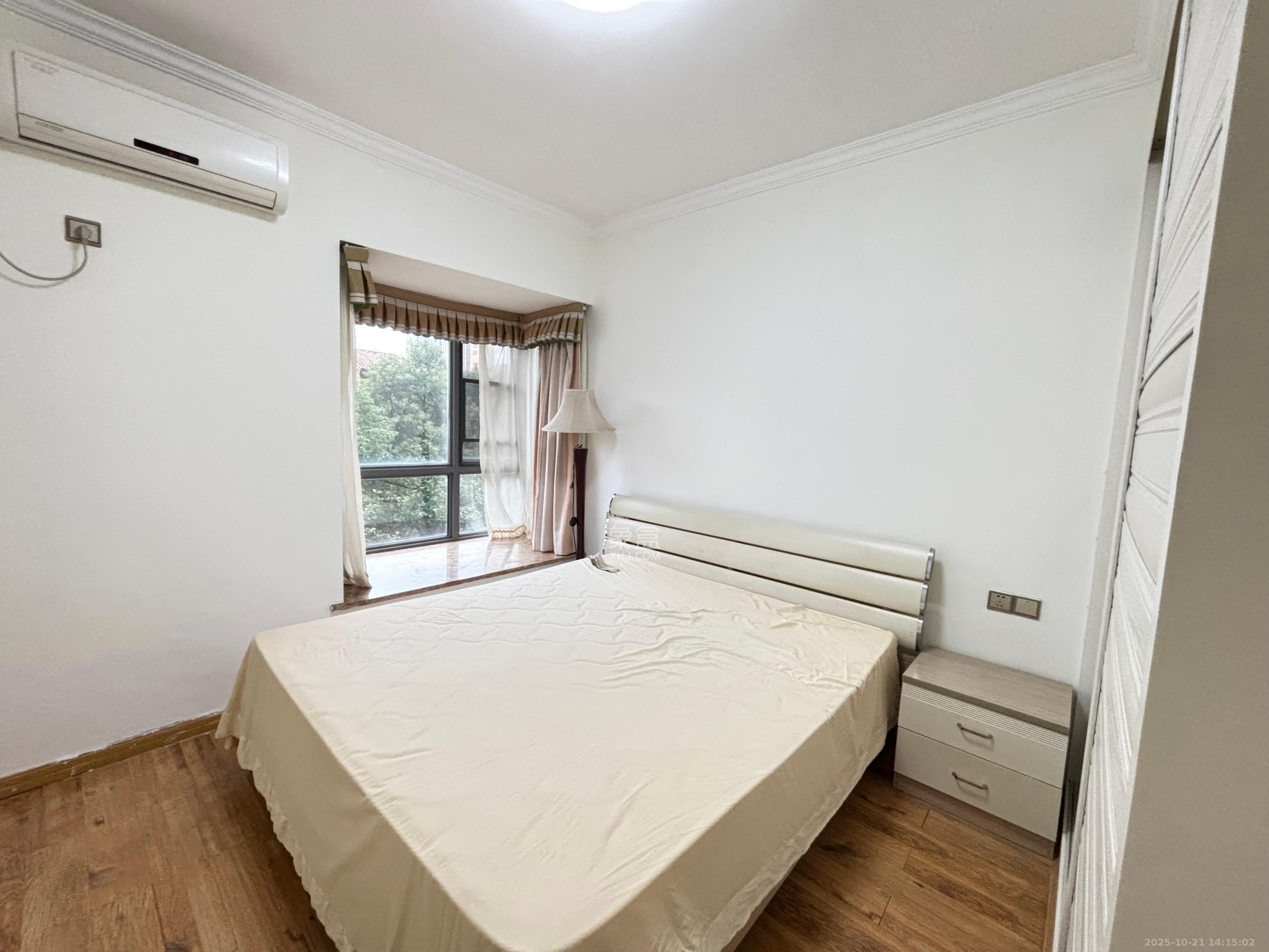 融科檀香山（融科紫檀、香山国际）  2室1厅1卫    2580.0元/月室内图