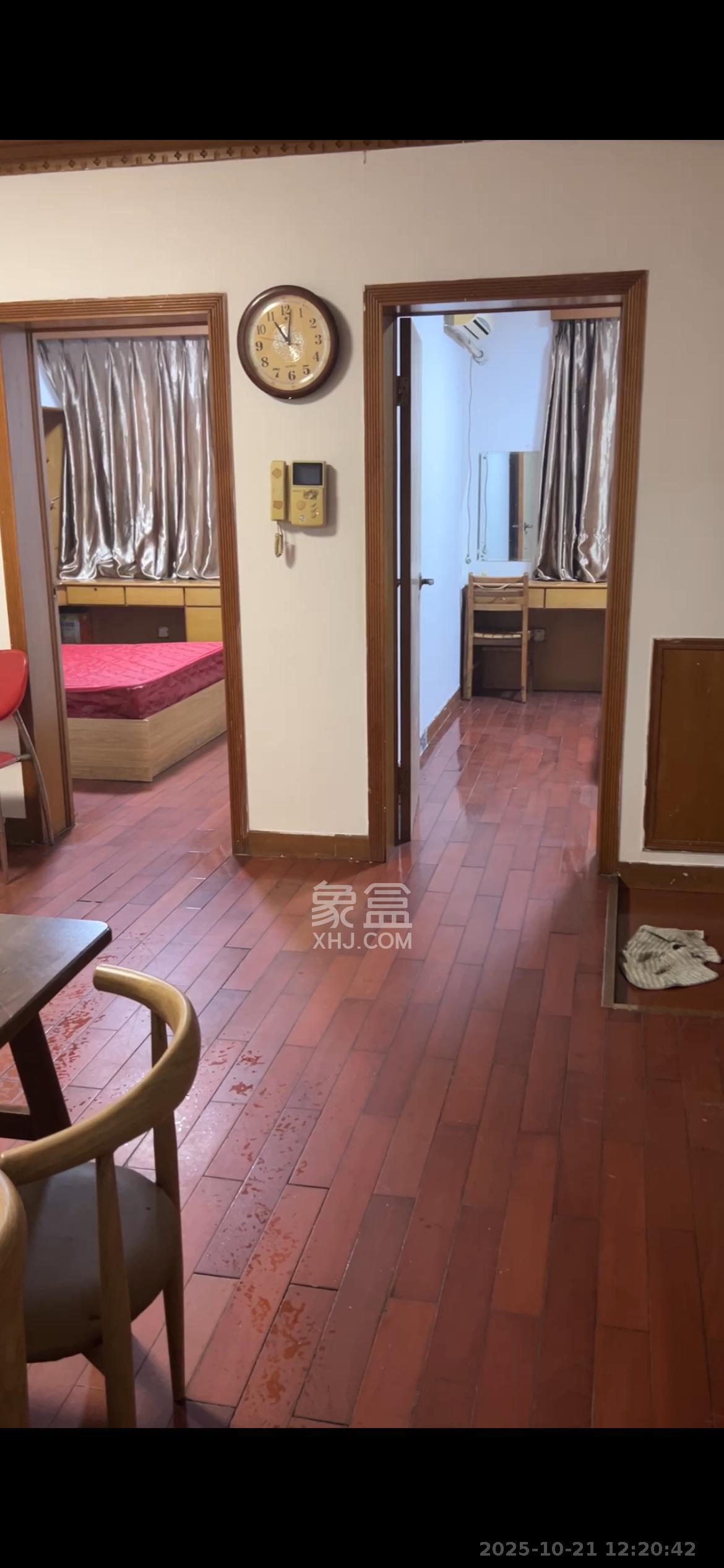 铁四院  2室1厅1卫    1400.0元/月 铁四院  2室1厅1卫    1400.0元/月室内图1