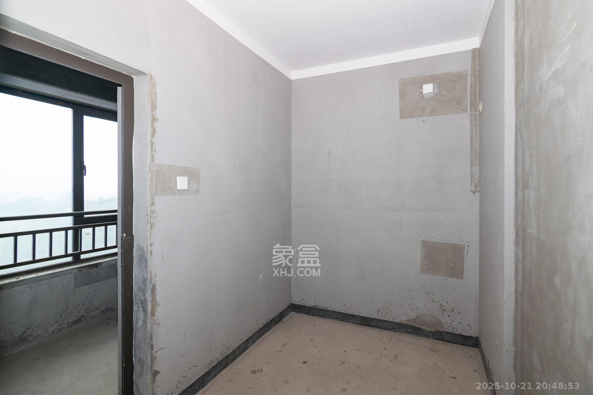 华润桃源里  4室2厅2卫    75.0万卧室