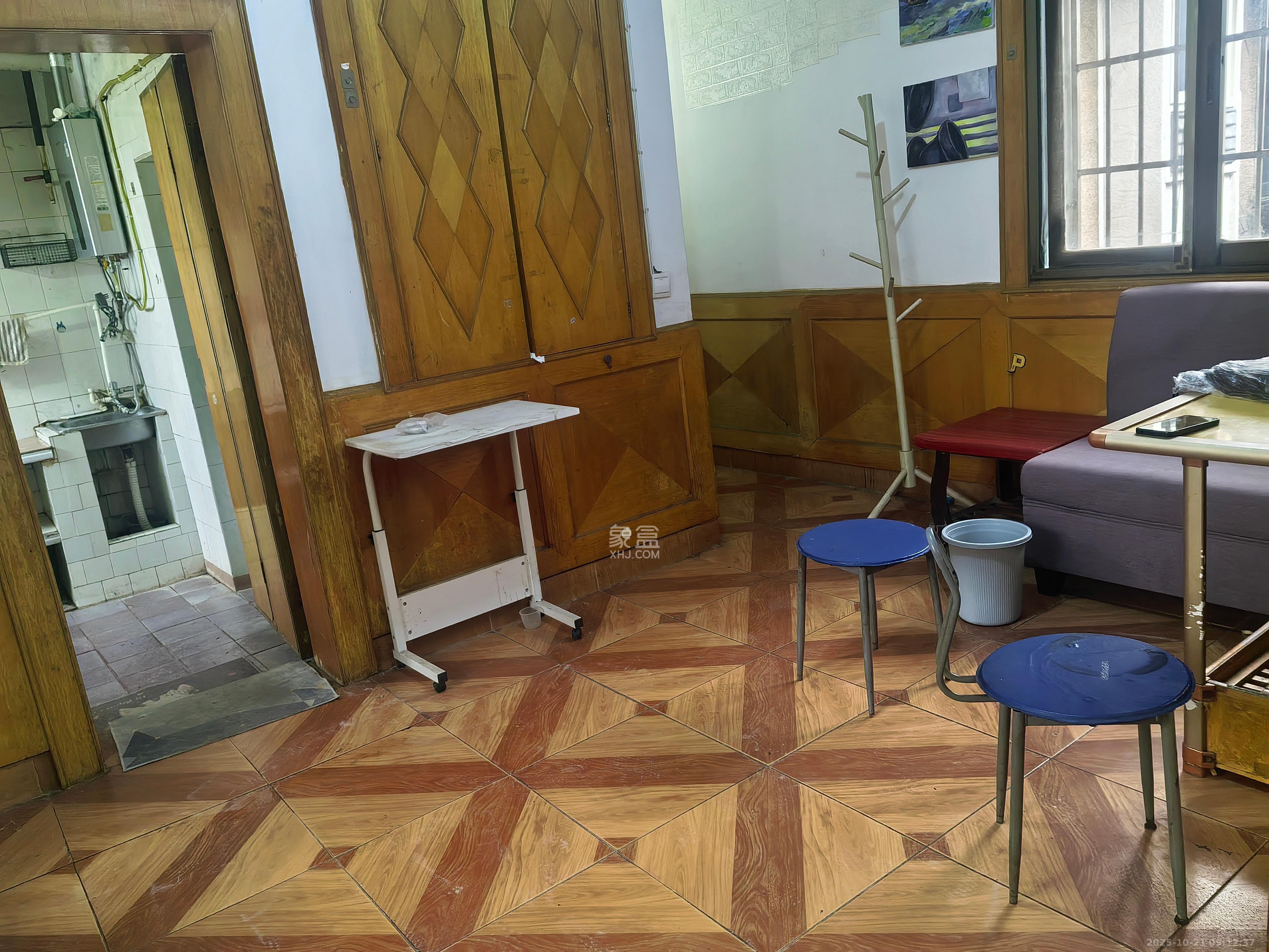 荷叶塘社区(雨花区)  2室1厅1卫    1000.0元/月 荷叶塘社区(雨花区)  2室1厅1卫    1000.0元/月室内图