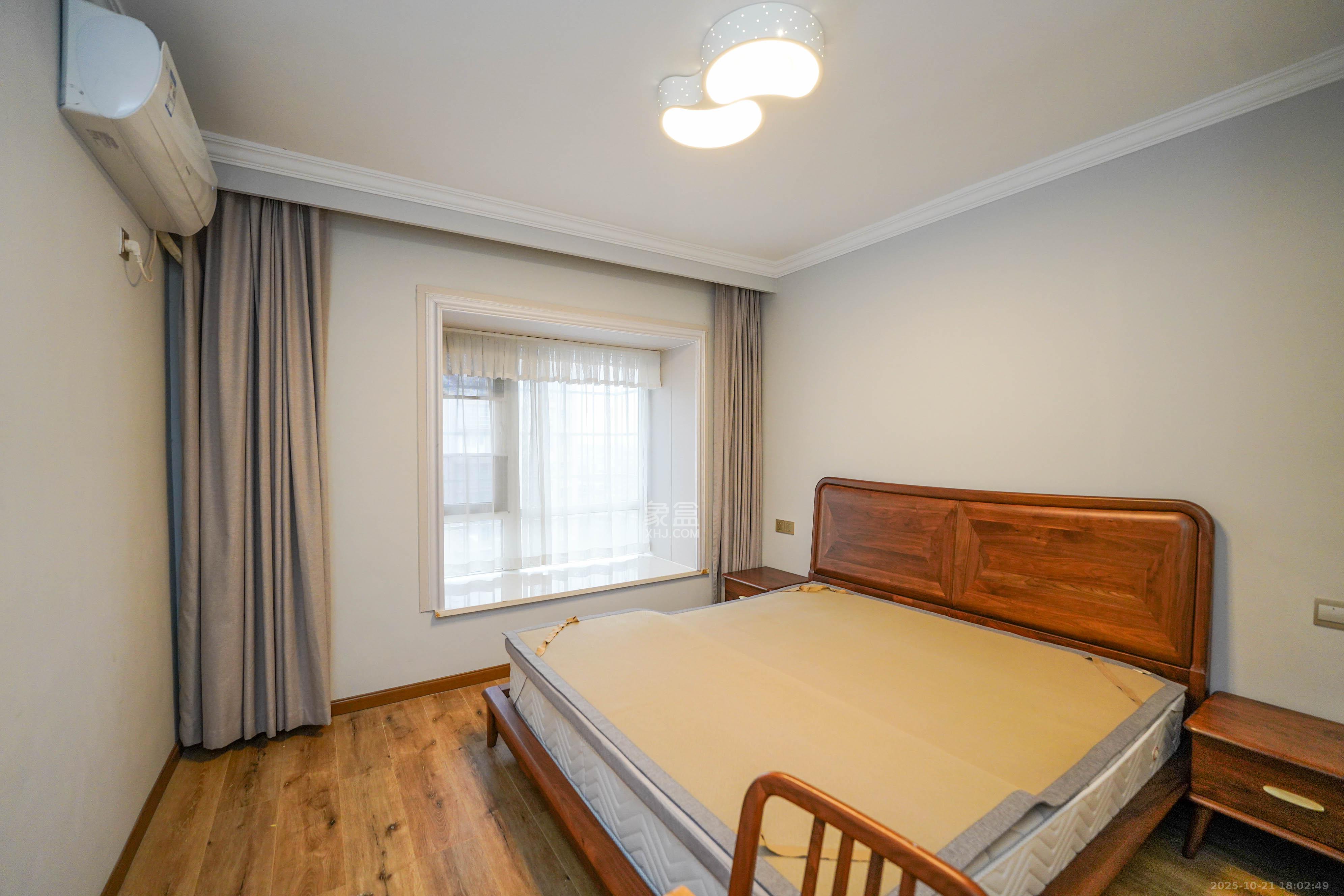 嘉华城(一期) 3室2厅1卫 136.0万 嘉华城(一期) 3室2厅1卫 136.0万卧室