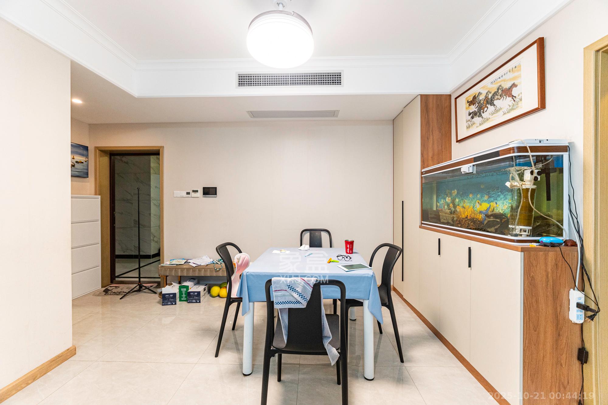 运达锦绣广场  3室2厅1卫    115.0万 运达锦绣广场  3室2厅1卫    115.0万客厅