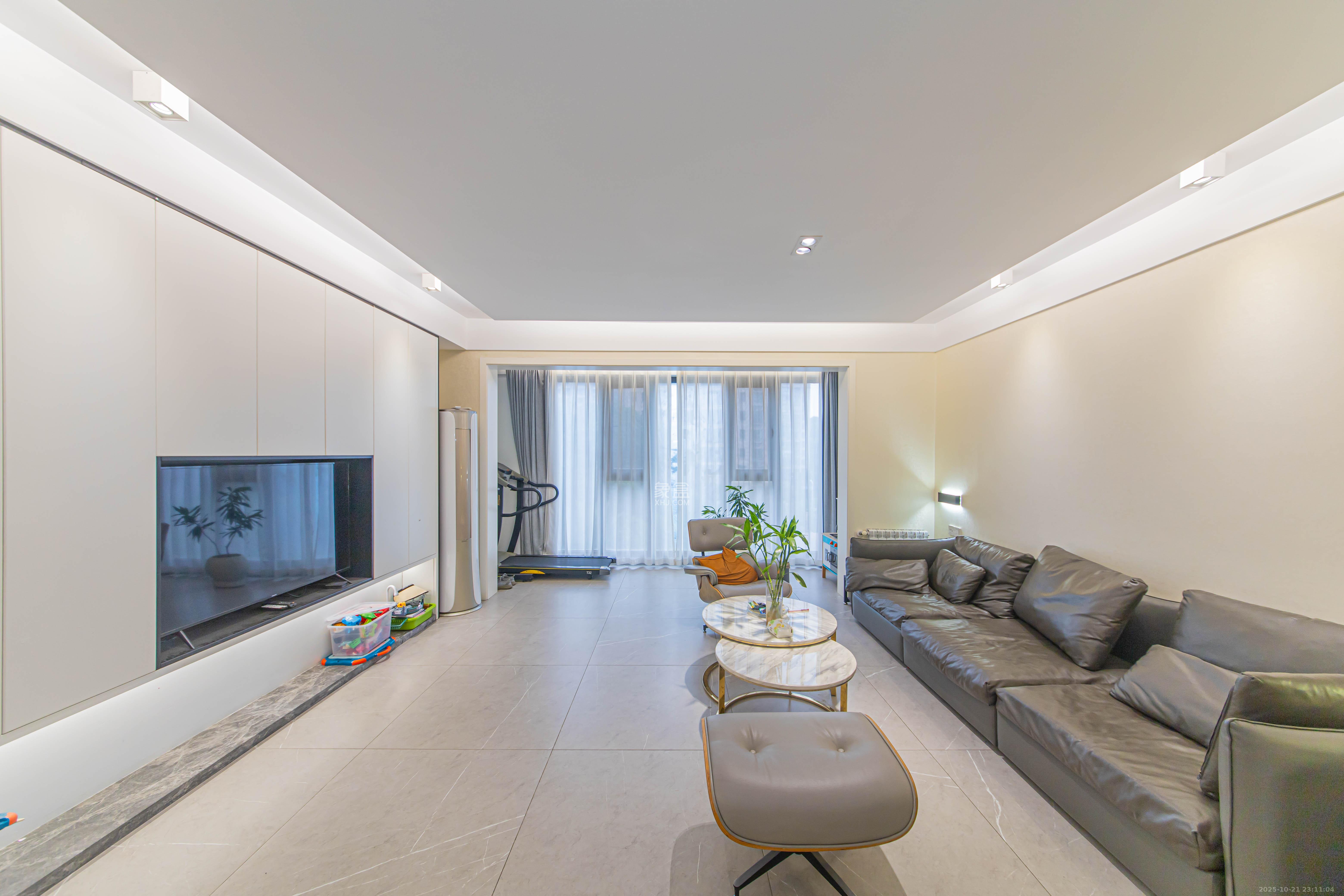 保利花园  4室2厅2卫    180.0万