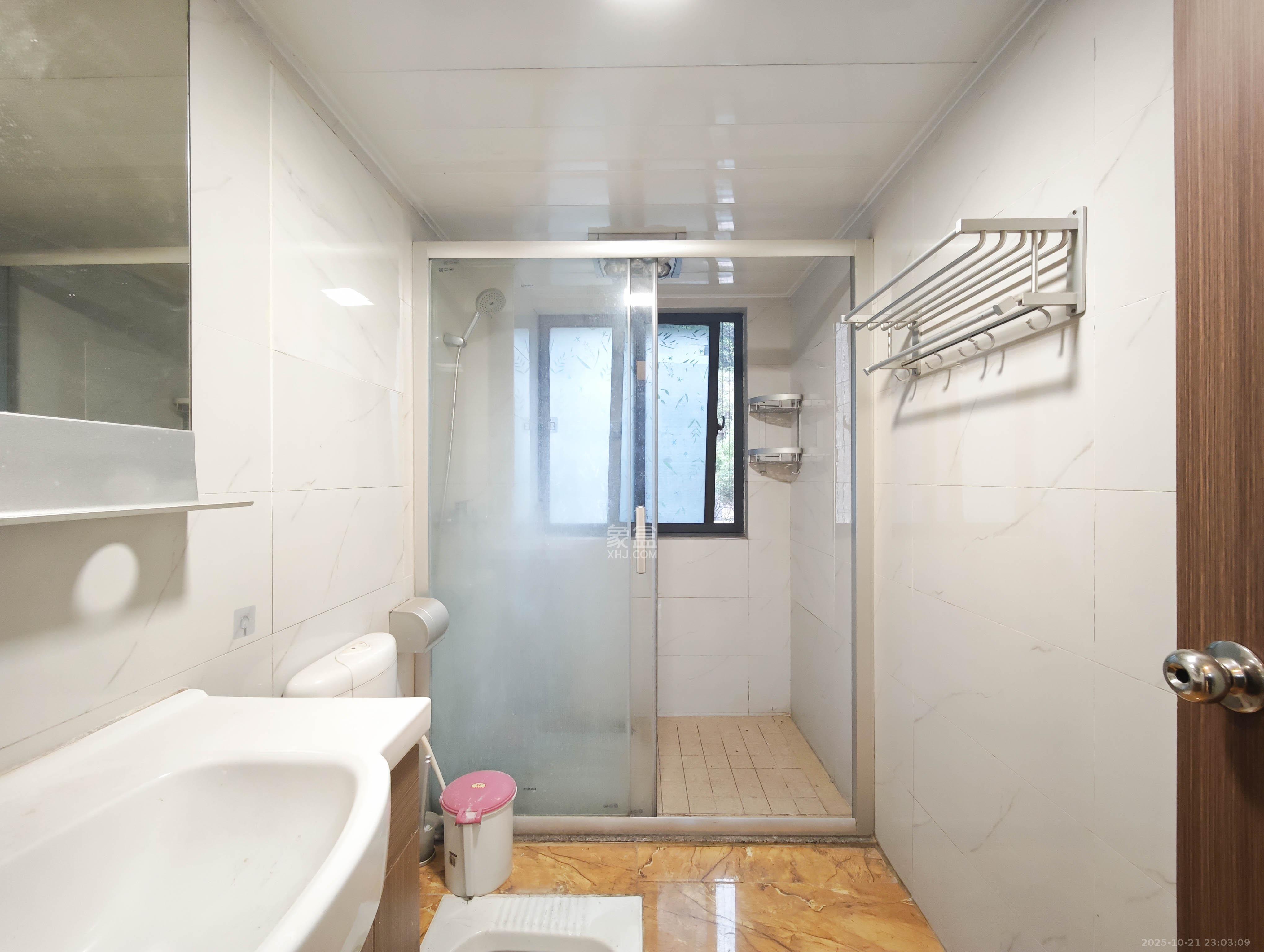 碧桂园南城首府(东宸林海) 4室2厅2卫 95.0万 碧桂园南城首府(东宸林海) 4室2厅2卫 95.0万卫生间