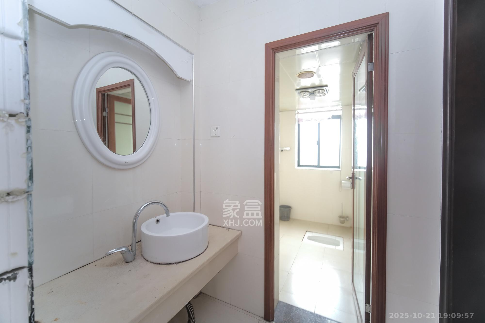 圆梦完美生活  3室2厅2卫    69.8万卫生间