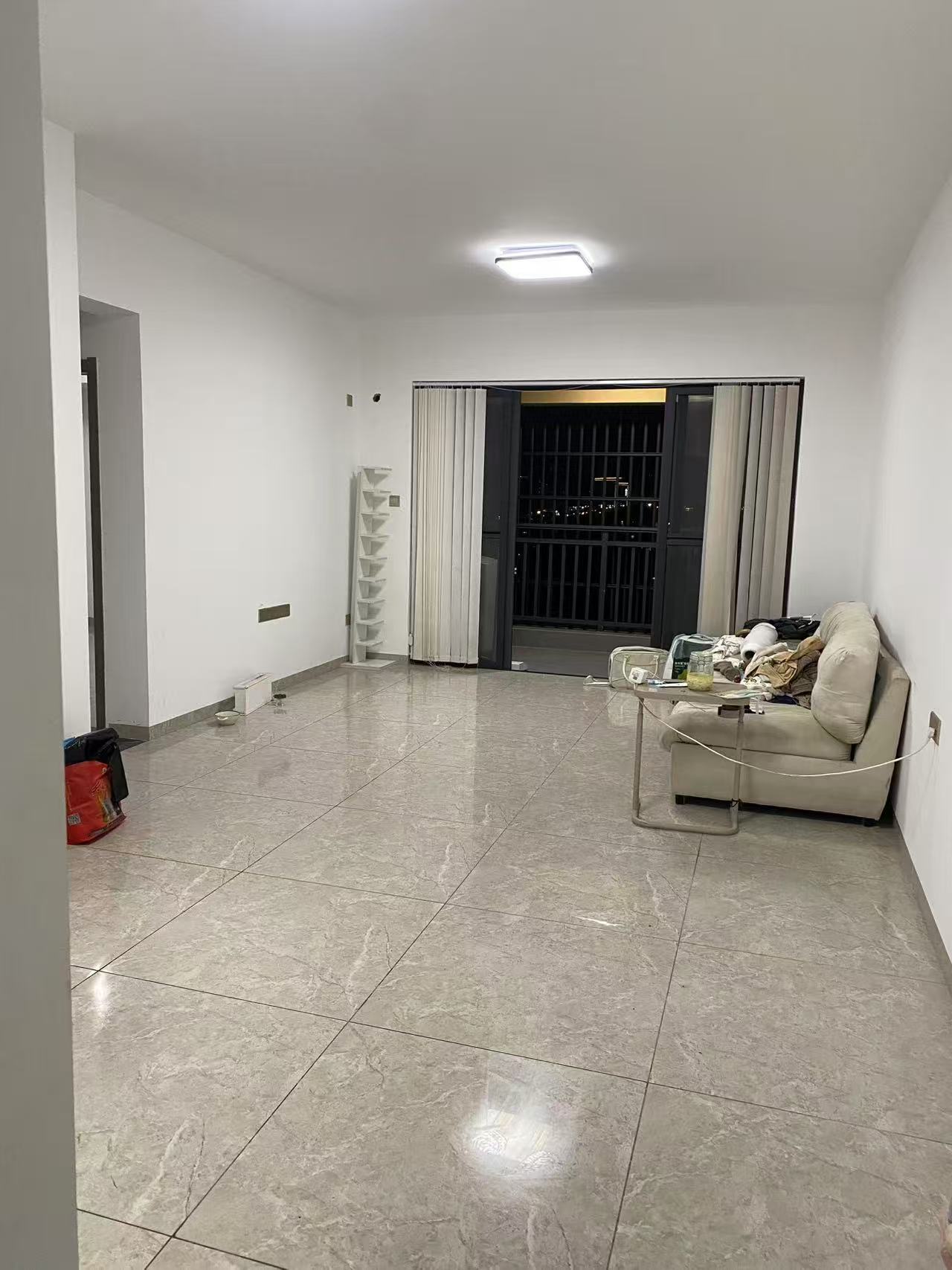 金城天鹅湖  3室2厅1卫    2500.0元/月 金城天鹅湖  3室2厅1卫    2500.0元/月室内图