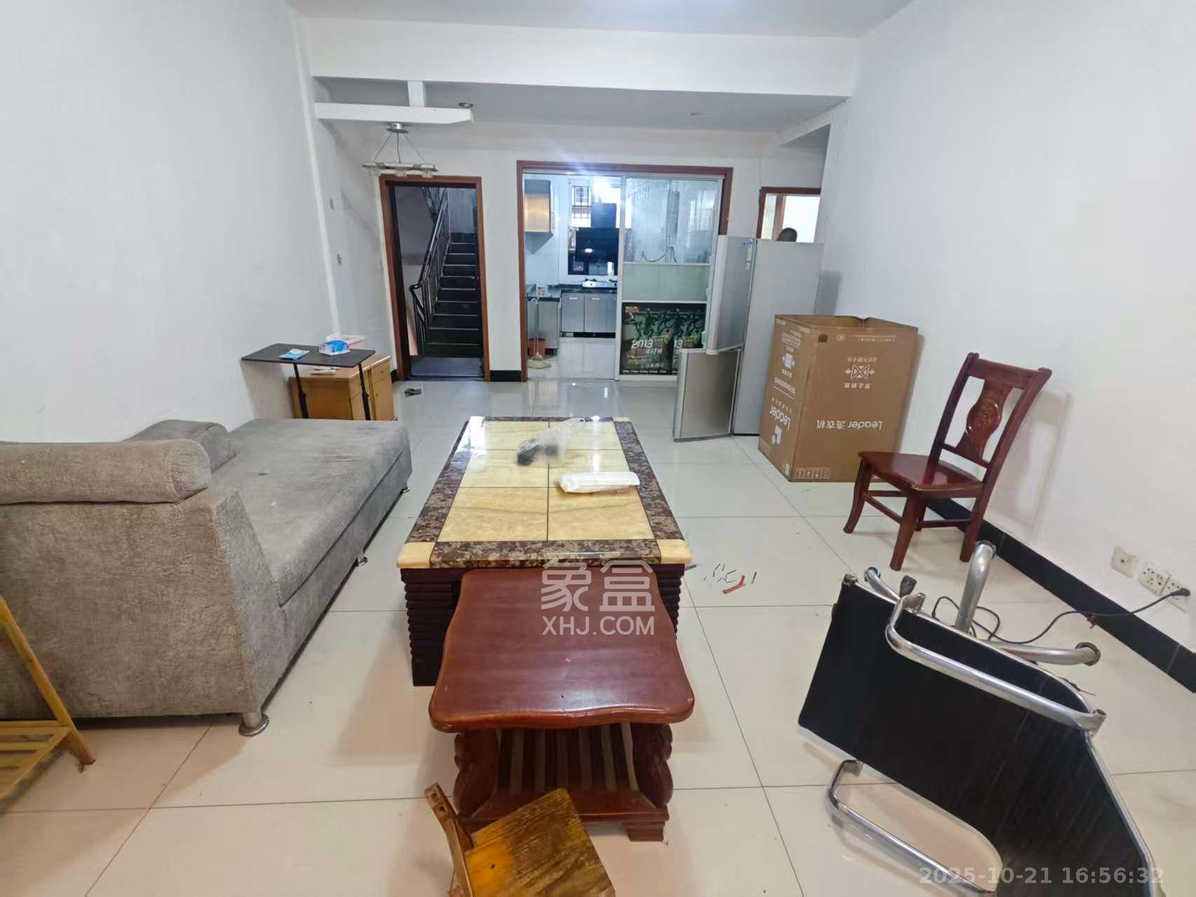 高桥新二号小区  3室2厅1卫    1900.0元/月 高桥新二号小区  3室2厅1卫    1900.0元/月室内图