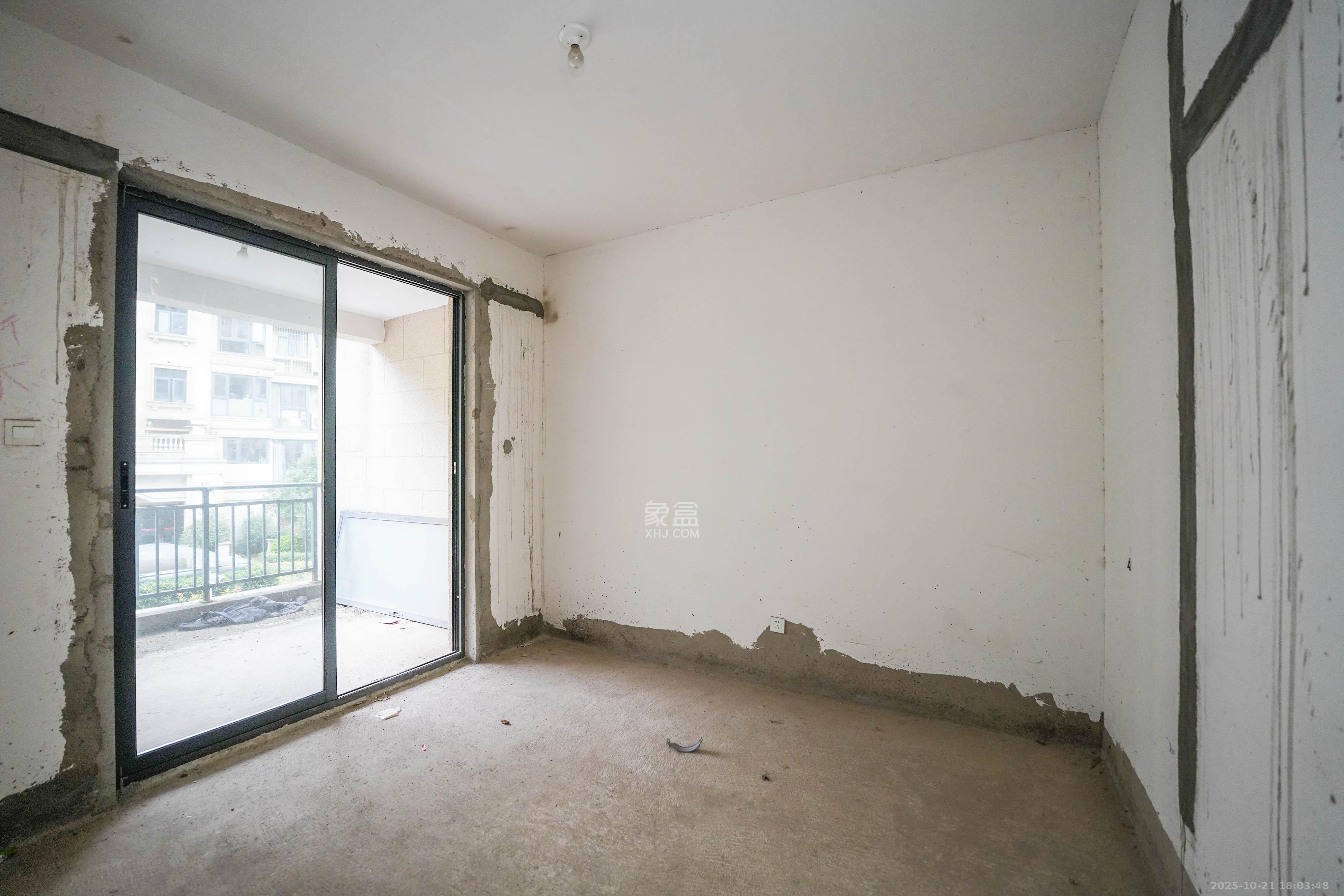 五矿万境蓝山  4室2厅2卫    170.0万卧室