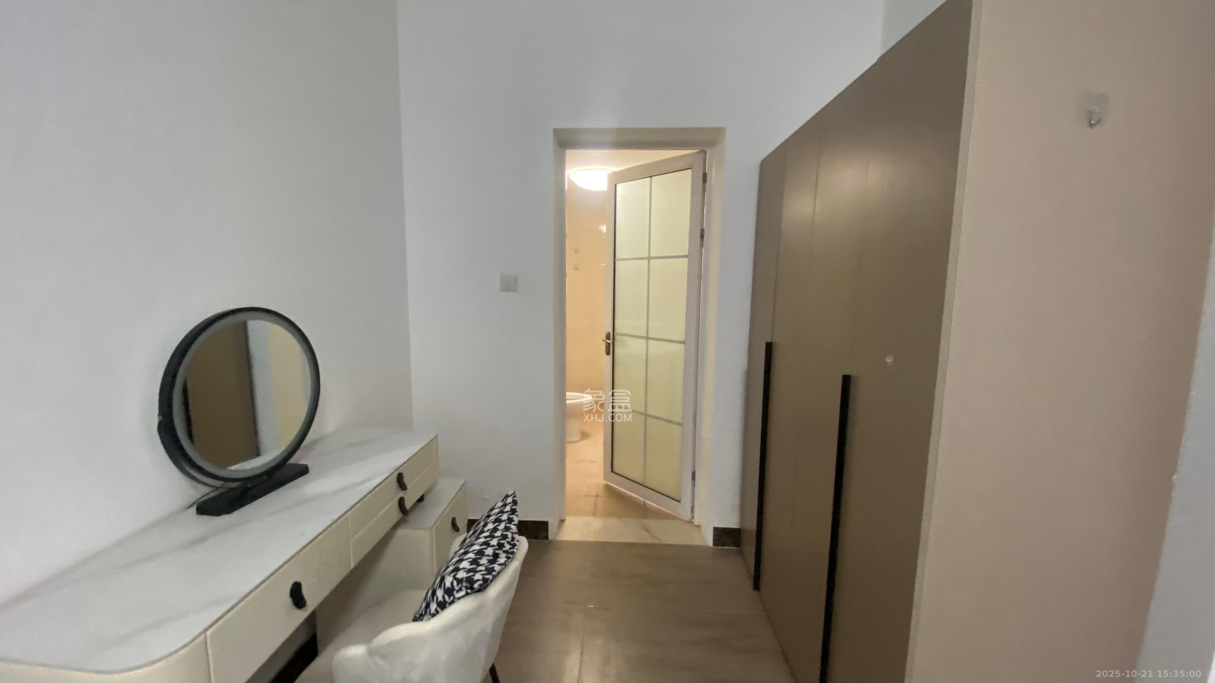 雨花公馆(紫苔名苑)  4室2厅2卫    4000.0元/月 雨花公馆(紫苔名苑)  4室2厅2卫    4000.0元/月室内图