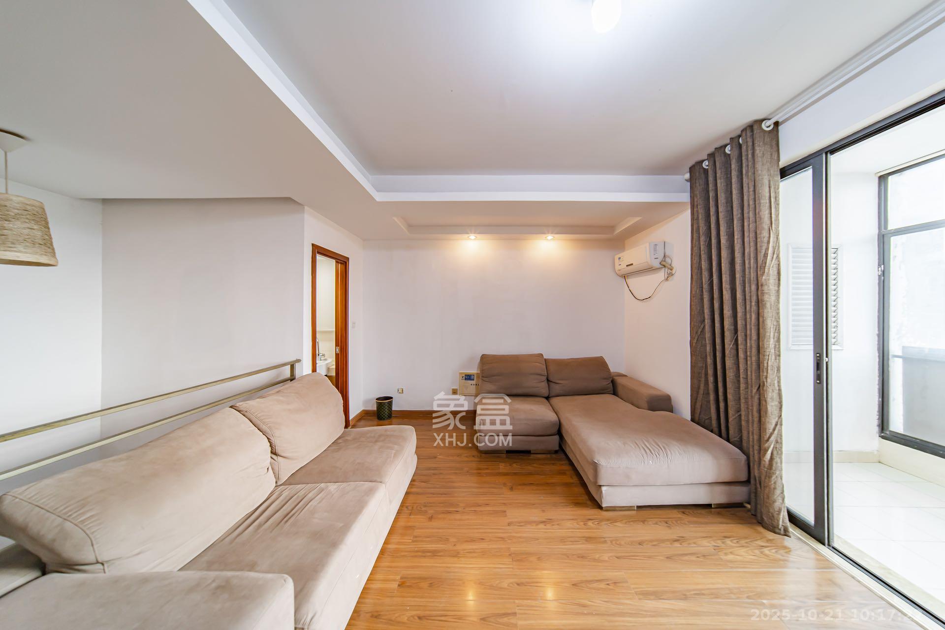 阳光100三期  3室2厅1卫    2800.0元/月 阳光100三期  3室2厅1卫    2800.0元/月室内图