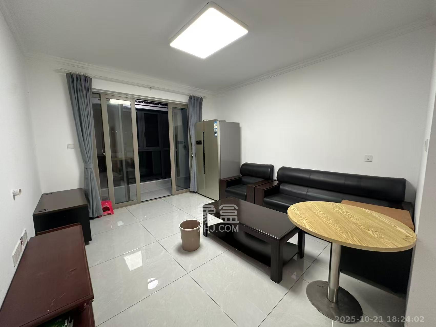 怡海星城  2室2厅1卫    1800.0元/月室内图