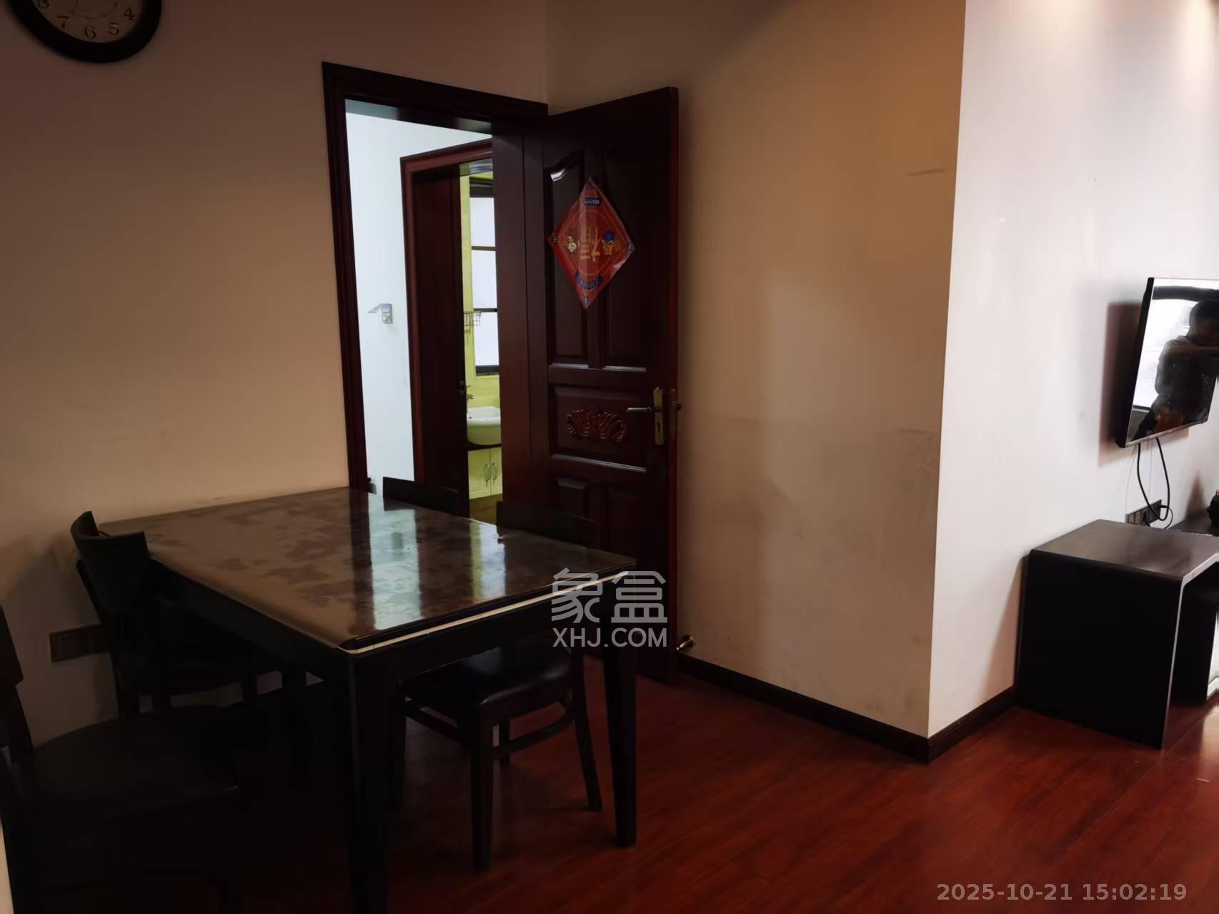 金茂梅溪湖  2室2厅2卫    2700.0元/月 金茂梅溪湖  2室2厅2卫    2700.0元/月室内图