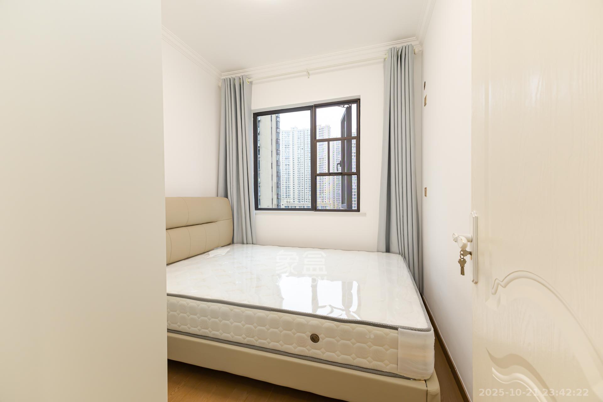 勤诚达境界城  3室2厅1卫    76.8万卧室